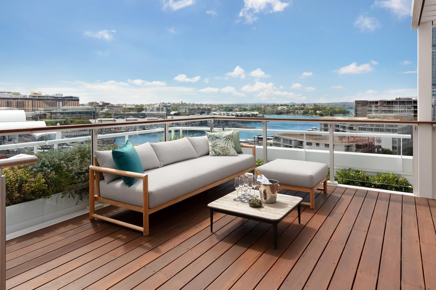 Suite with Terrace thumbnail 6