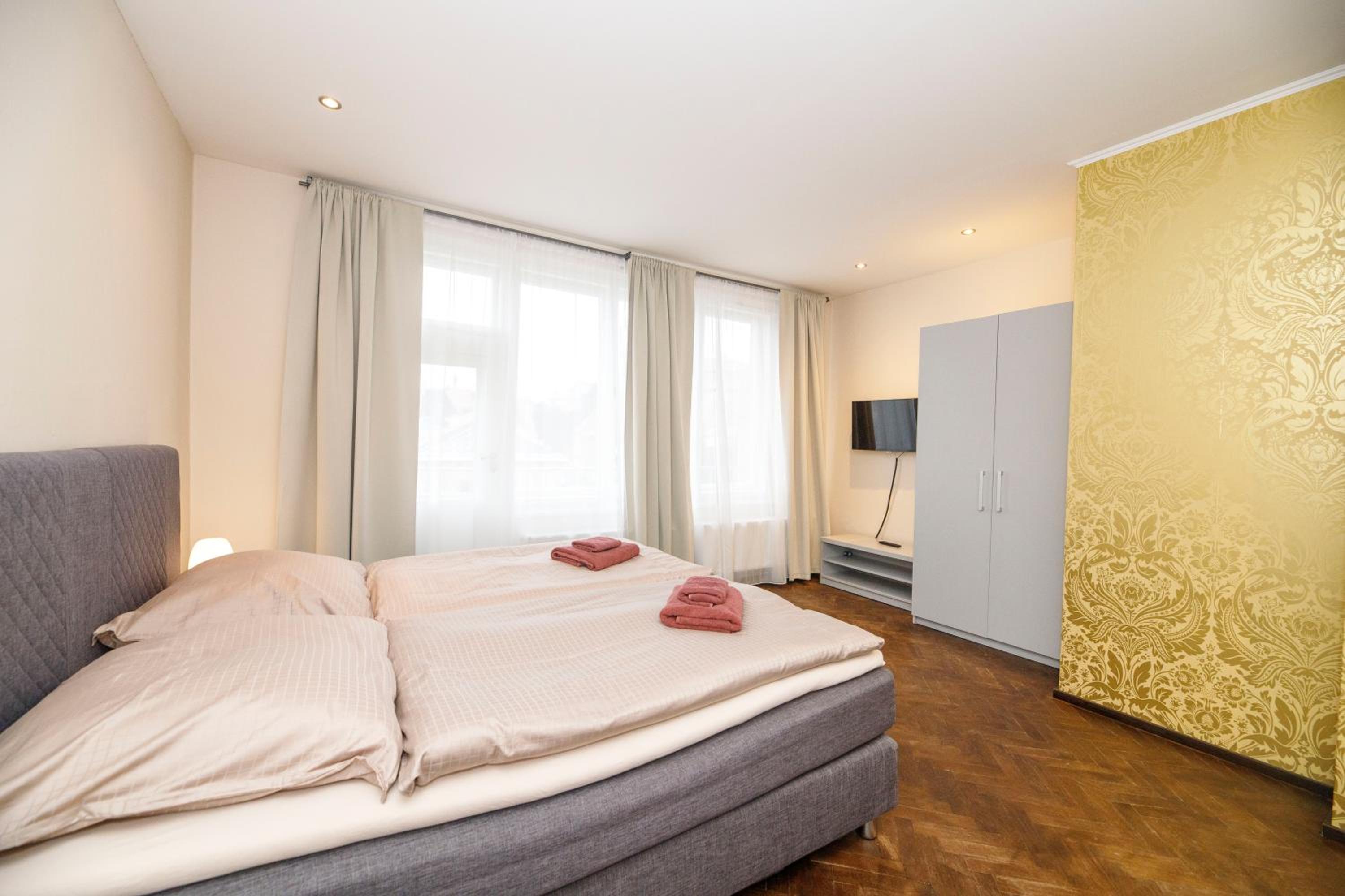Double or Twin Room with Balcony photo 2