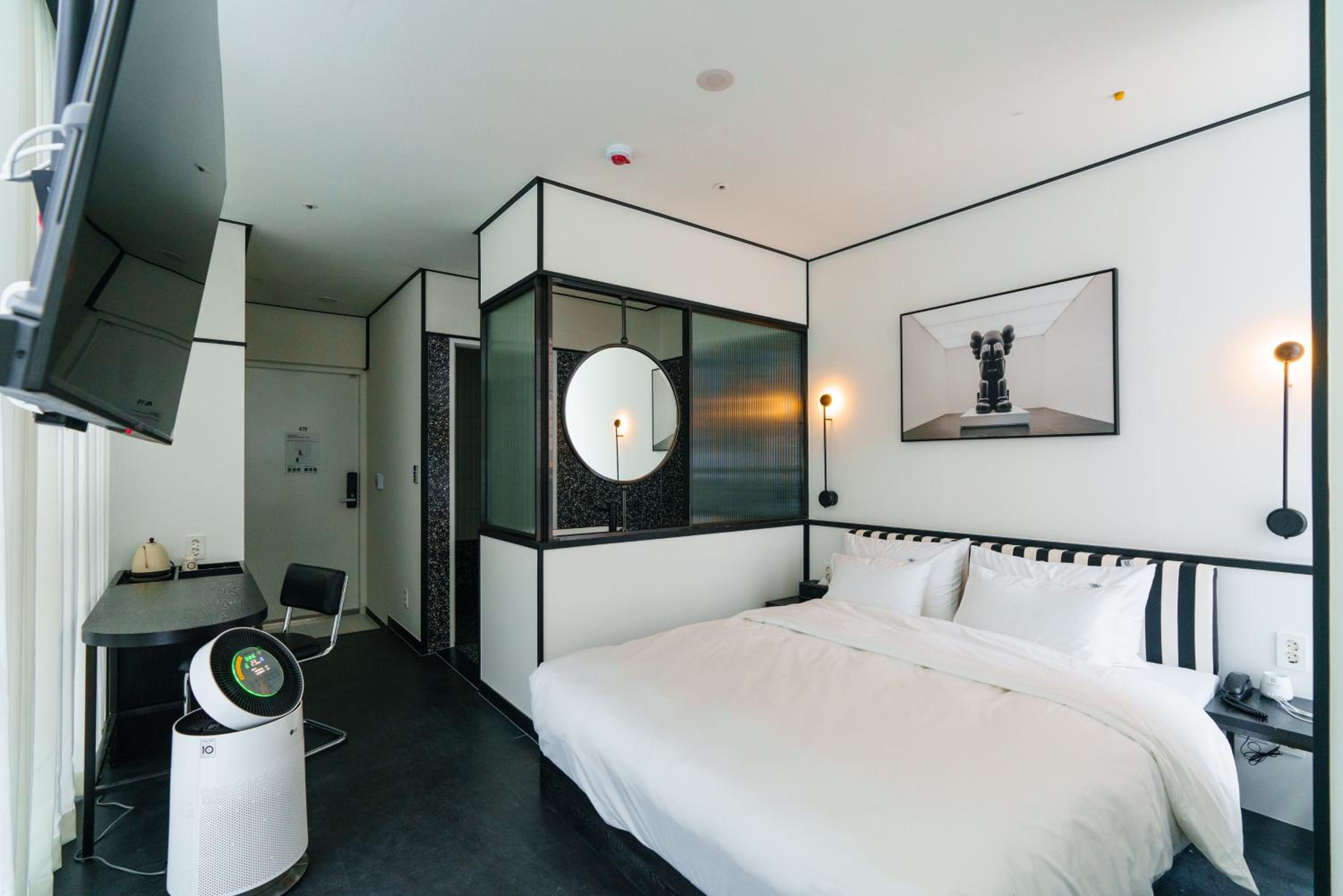 Premium Pretty Room Bathtub - Photo 10