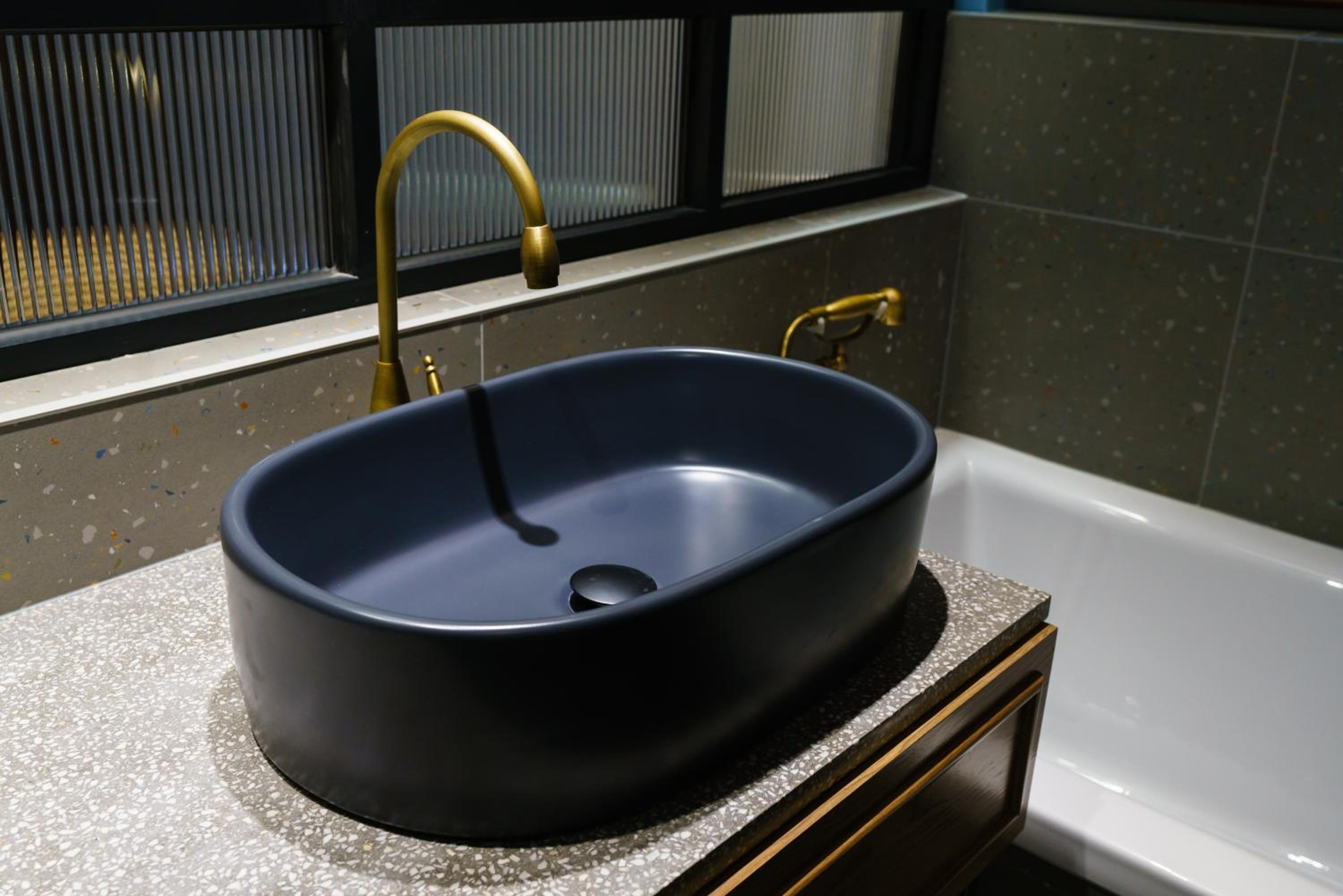 Premium Pretty Room Bathtub - Photo 5