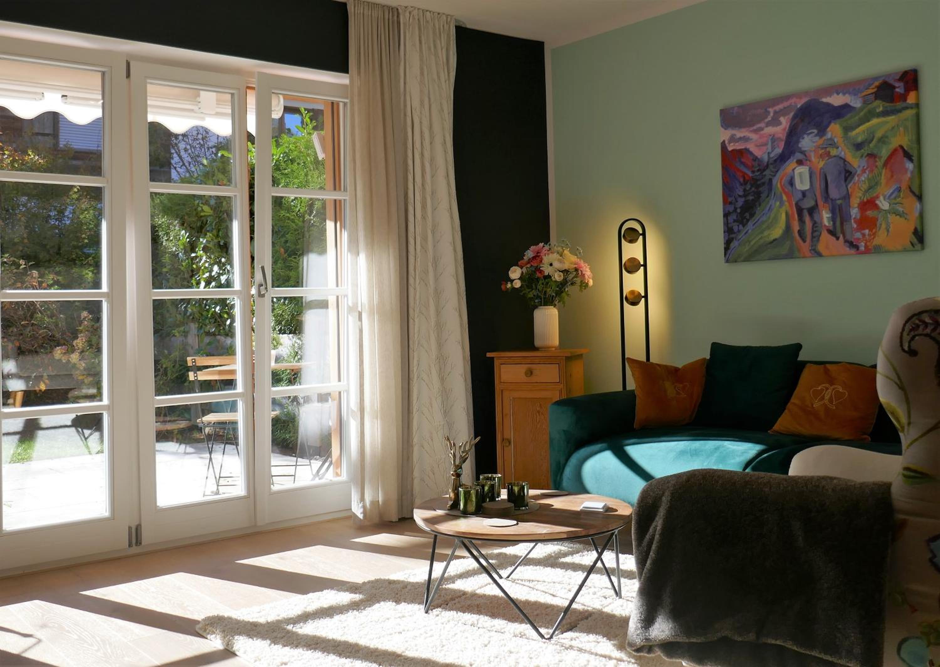 Apartment with Mountain View photo 1