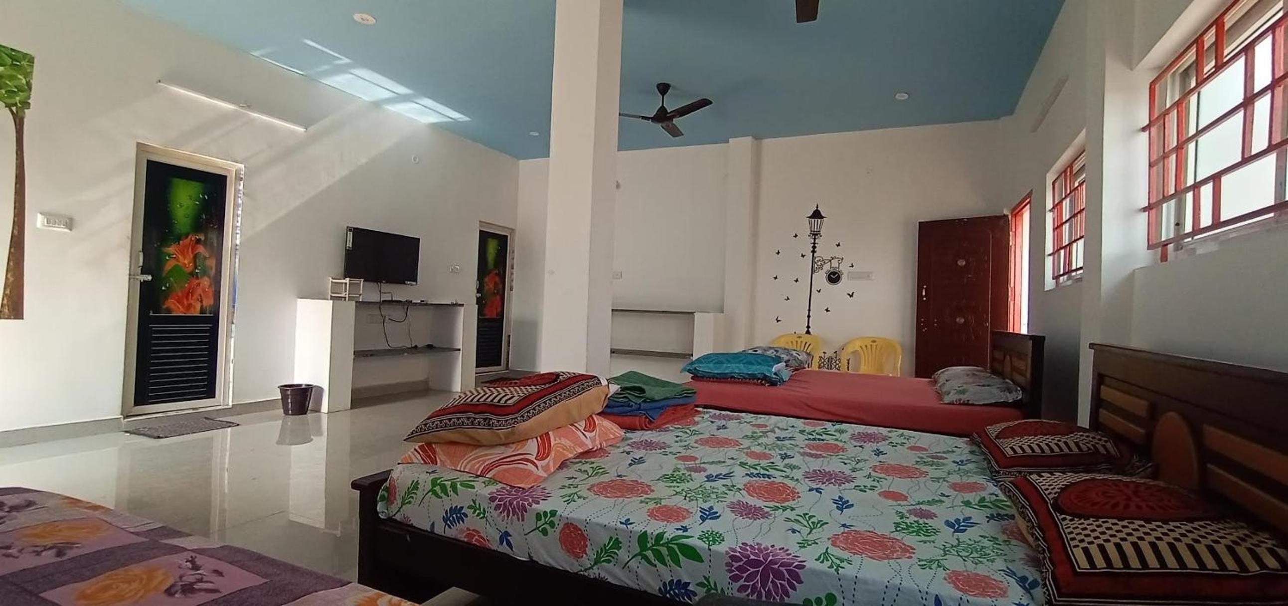 8-Bed Mixed Dormitory Room