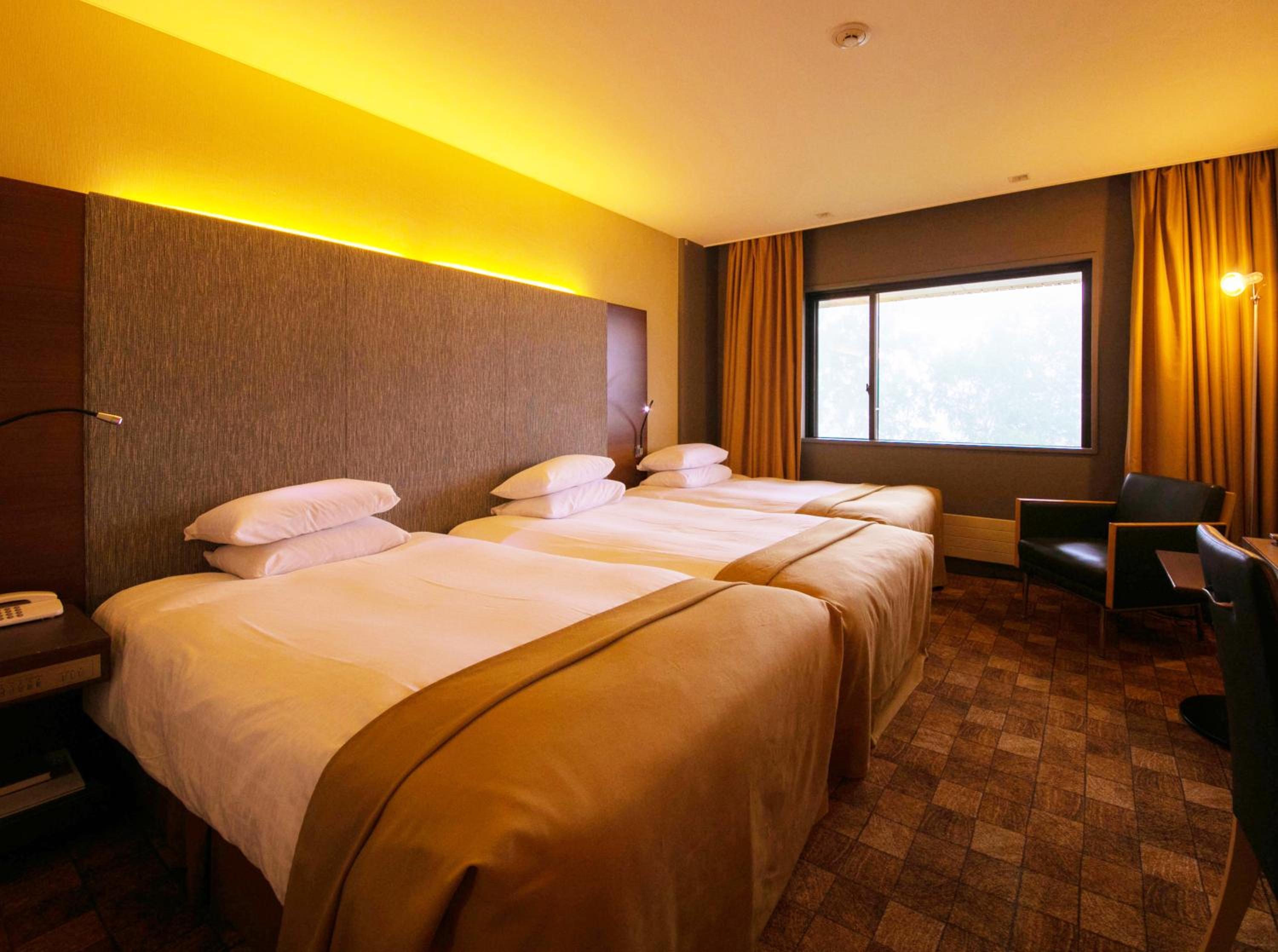 Deluxe Twin Room - Non-Smoking - Photo 4