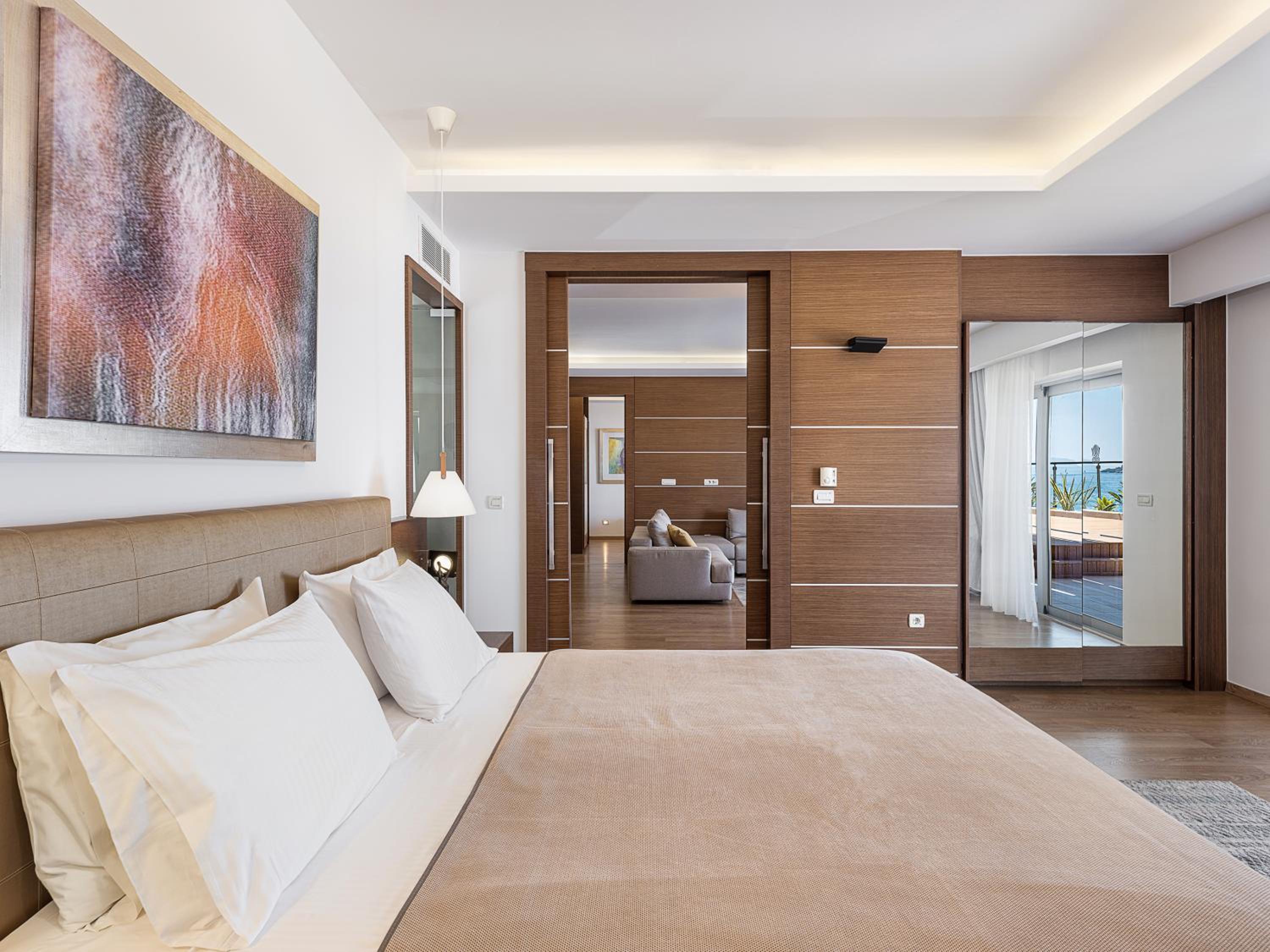 Imperial 2-Bedroom Suite Waterfront