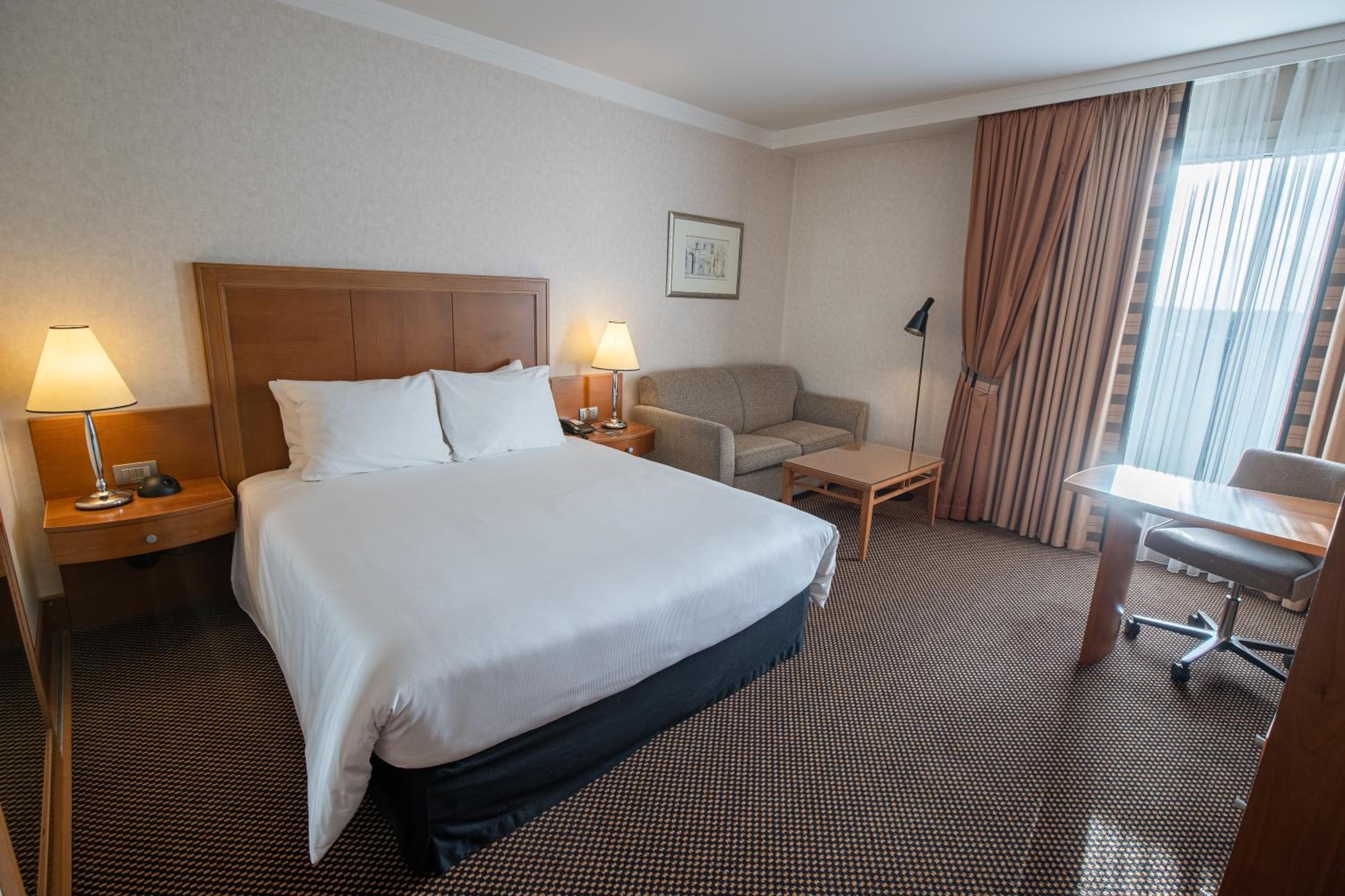 Premium Queen Room - Photo 5