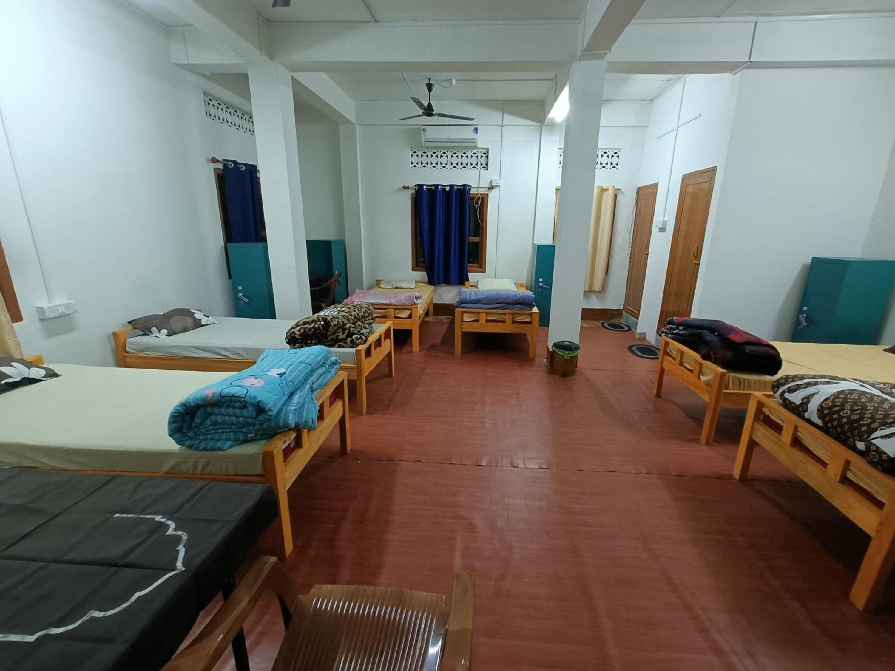 Bed in 6-Bed Dormitory Room photo 2
