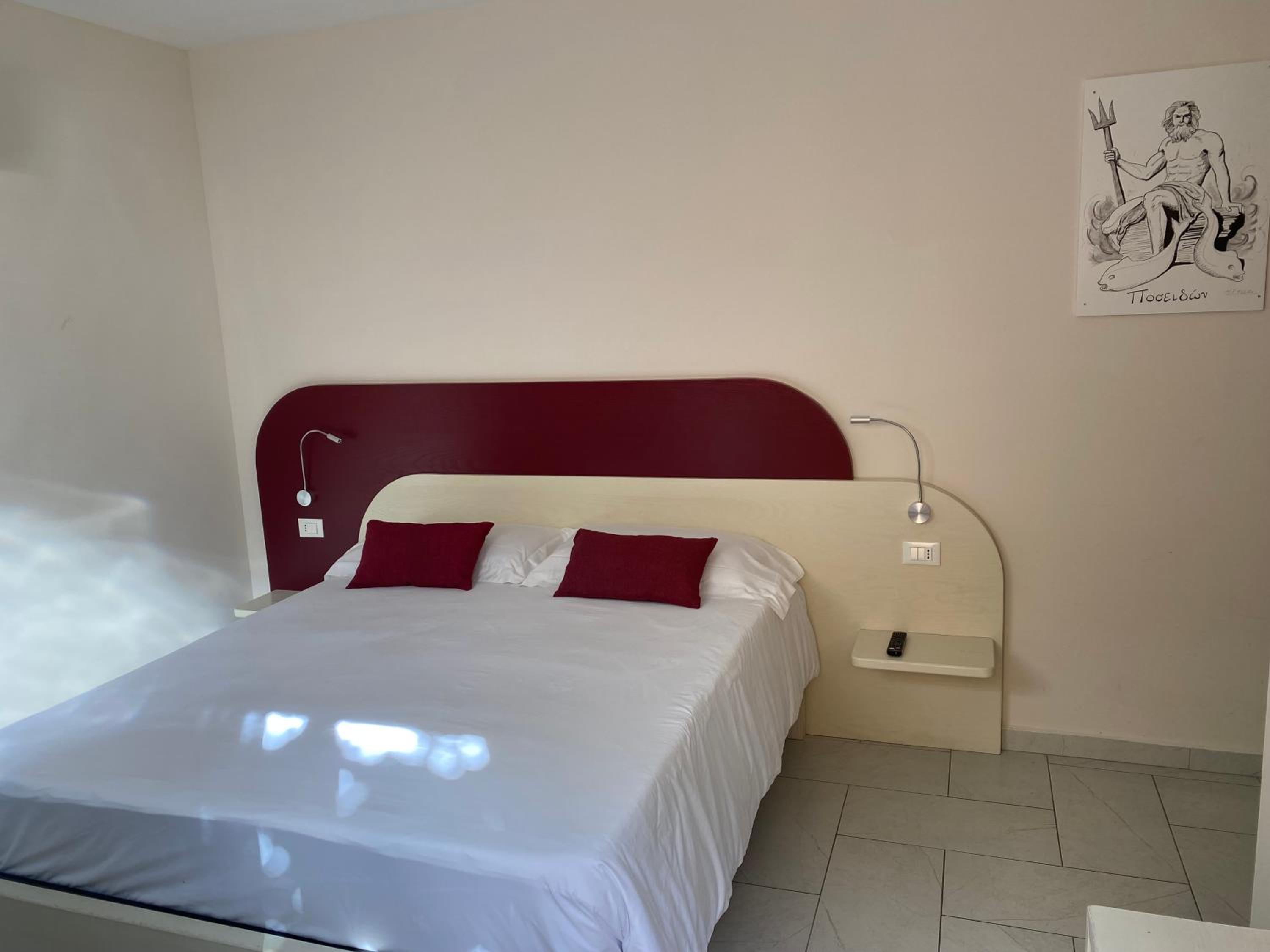 Classic Double Room - Basement photo 2
