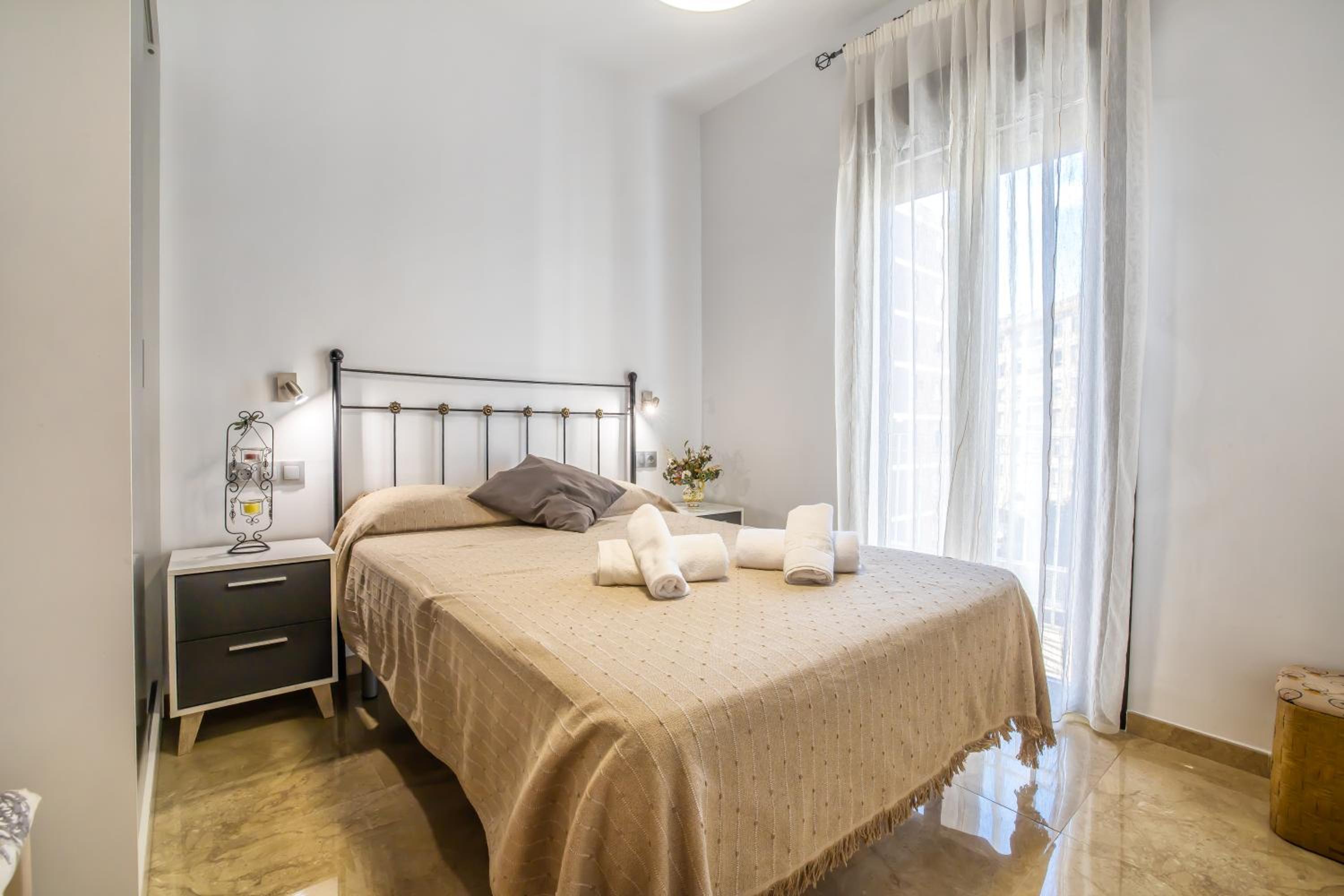 Three-Bedroom Apartment - Photo 21
