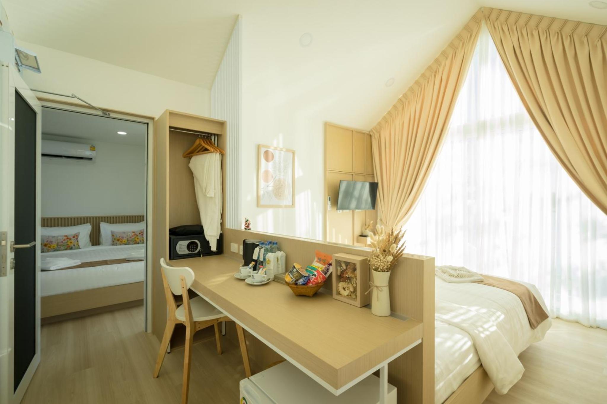 Two-Bedroom House - Photo 2