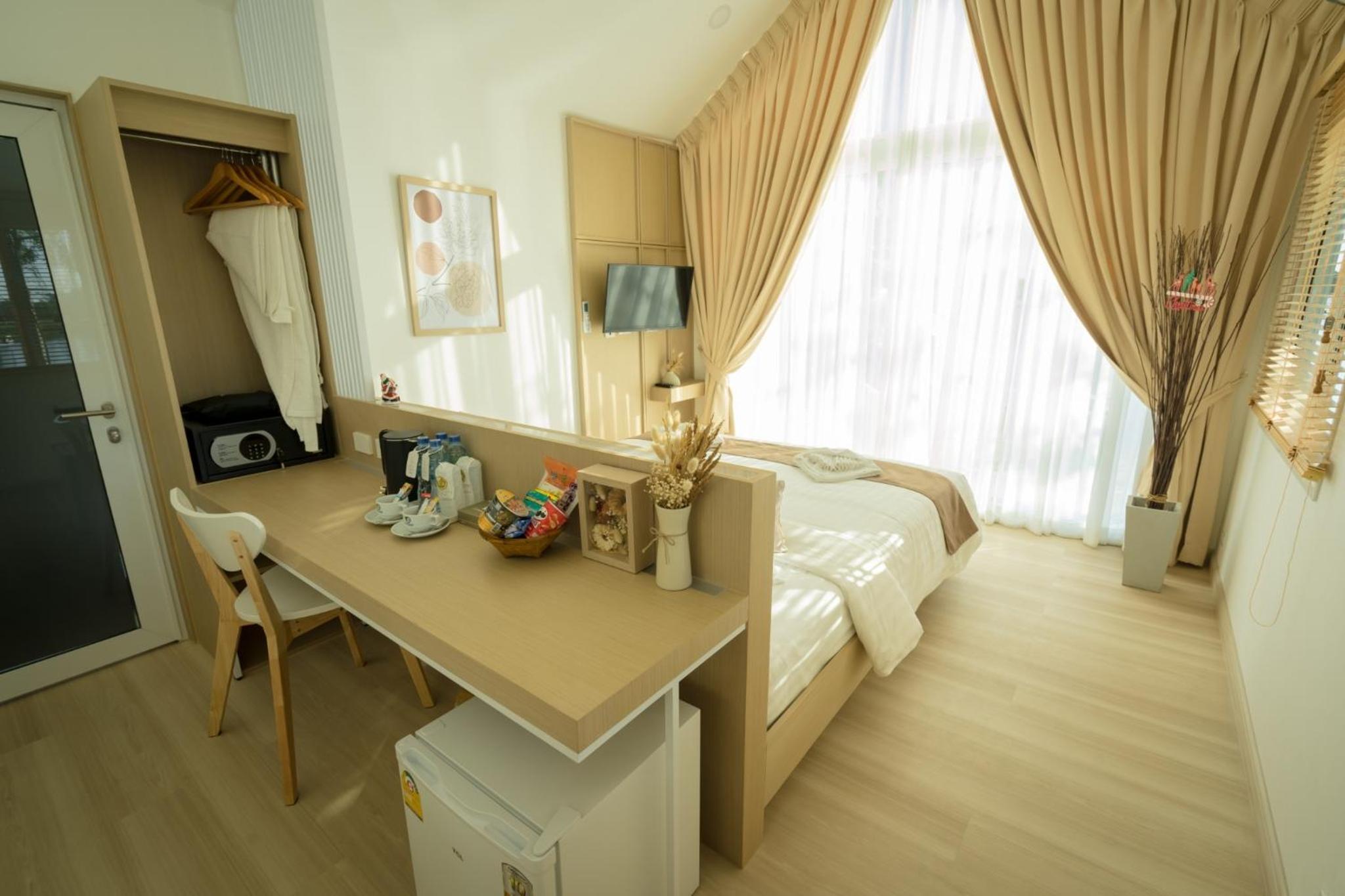 Two-Bedroom House - Photo 3
