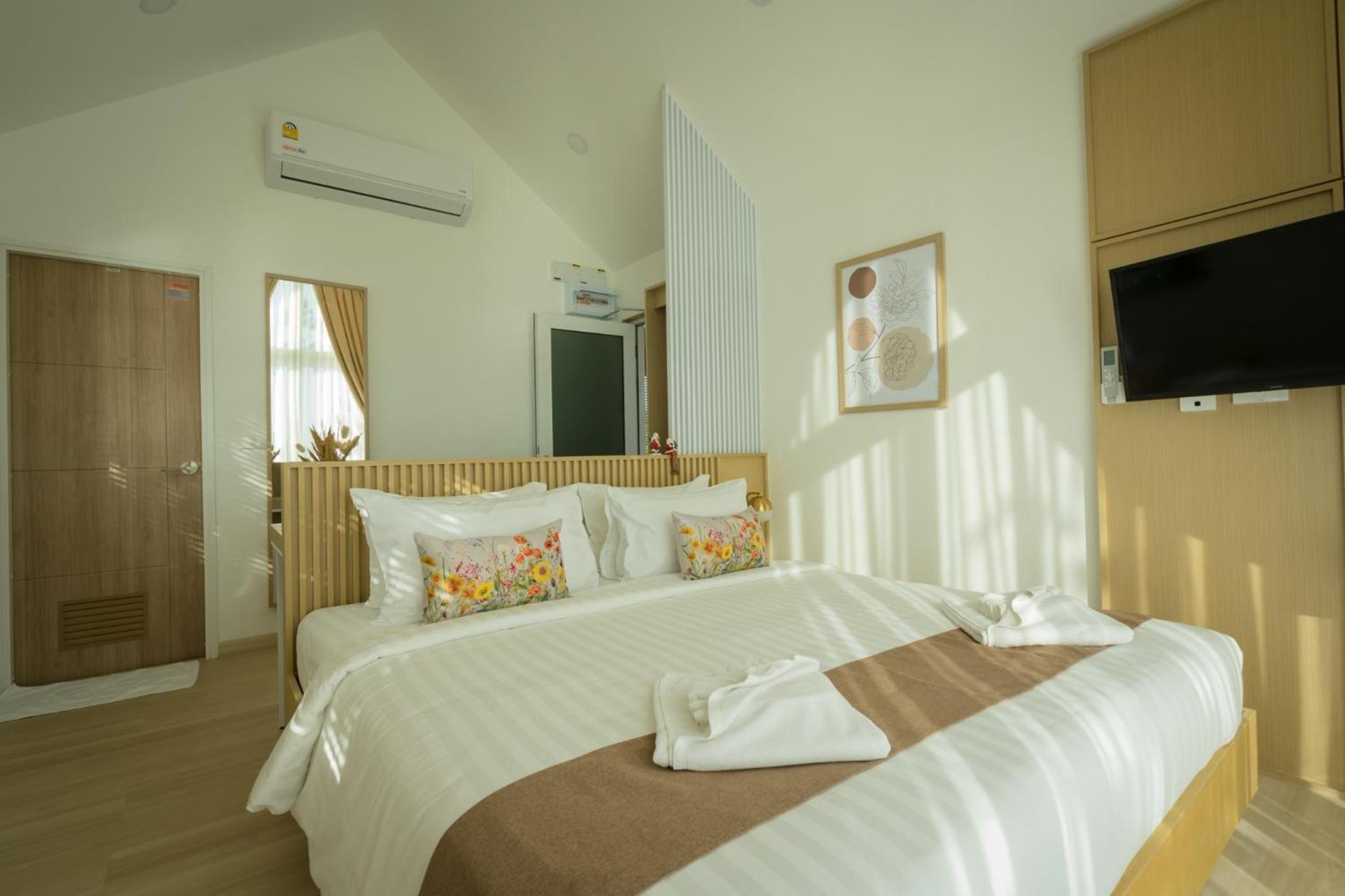 Two-Bedroom House - Photo 6
