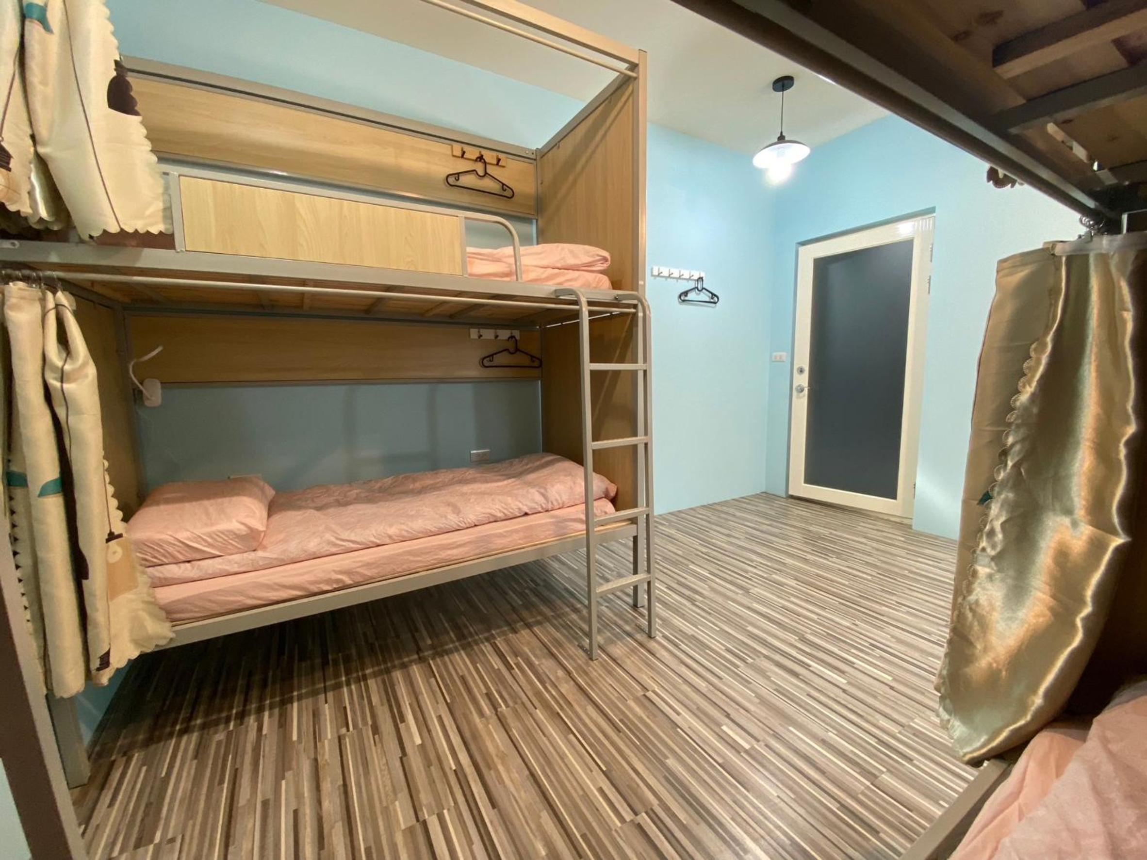 4-Bed Mixed Dormitory Room photo 2