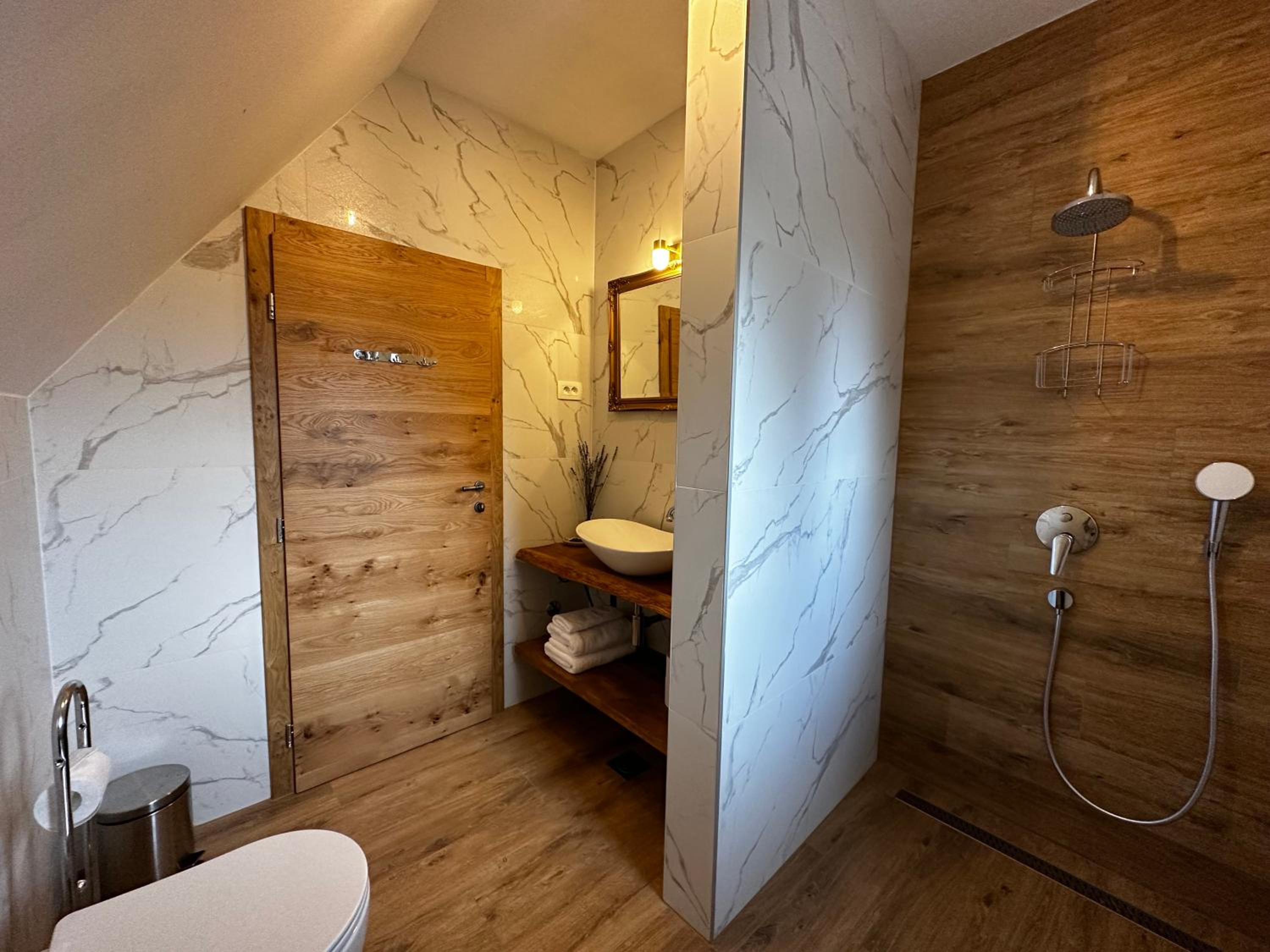 Deluxe Double Room - Photo 4