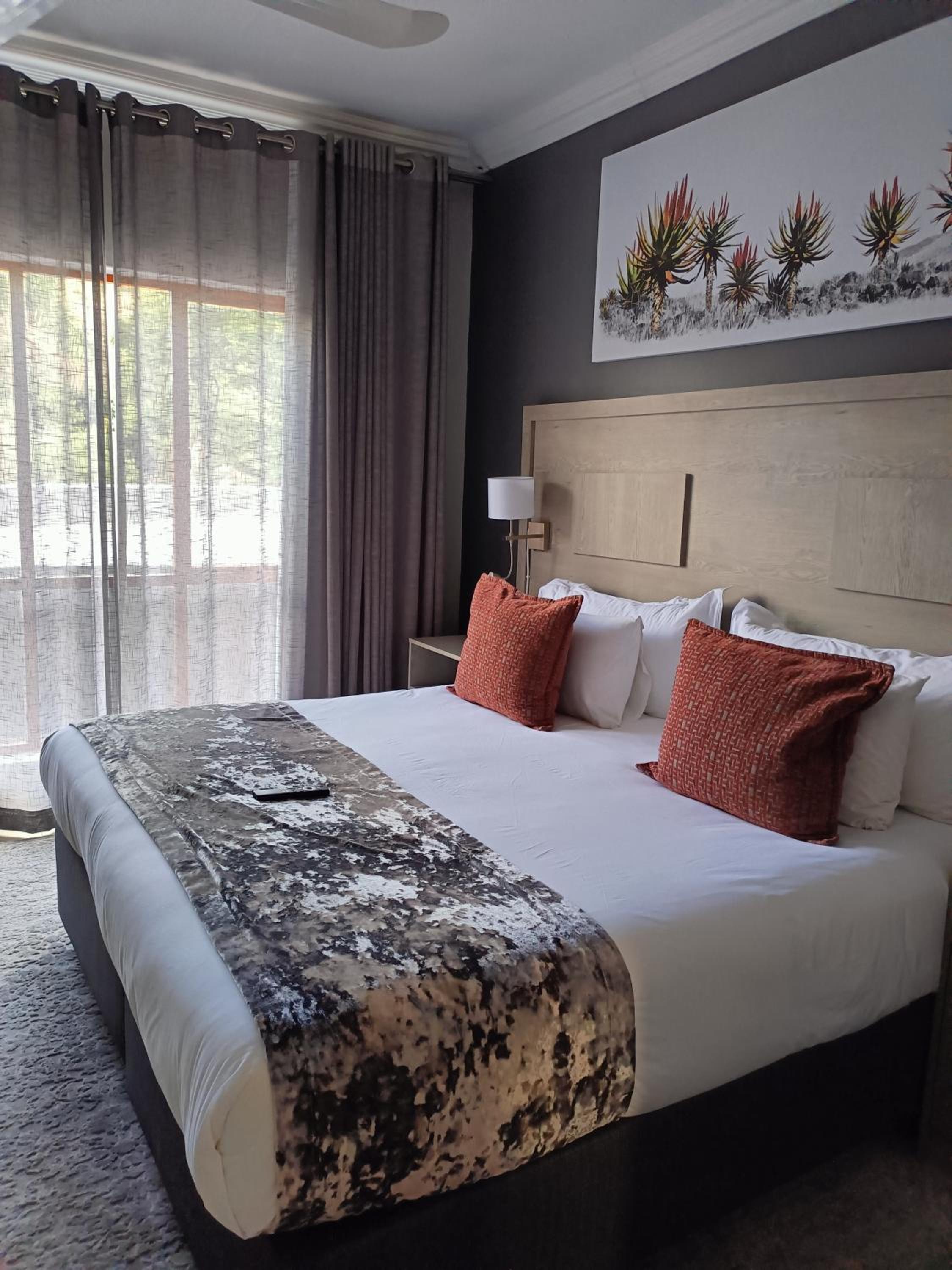 Deluxe King Room photo 1