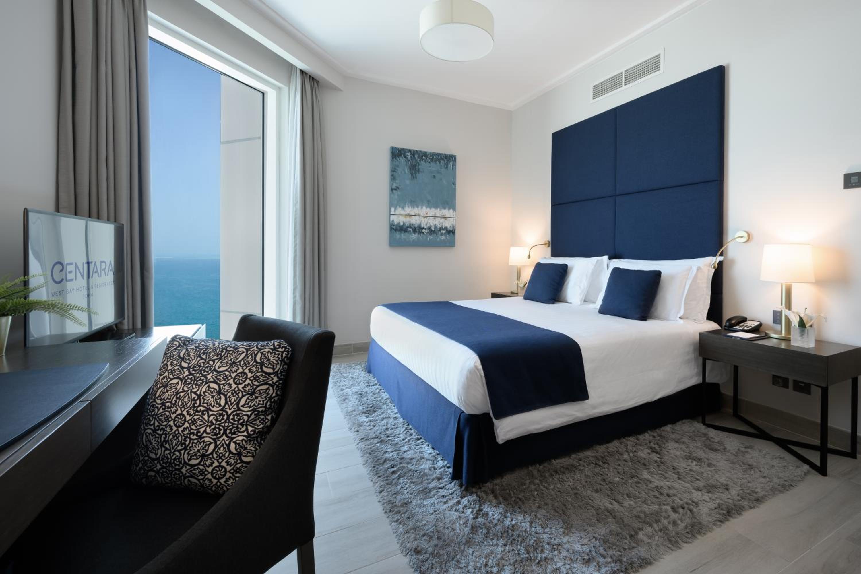 Executive Two Bedroom Partial Seaview Residence - Photo 4