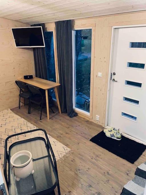 One-Bedroom Apartment photo 1