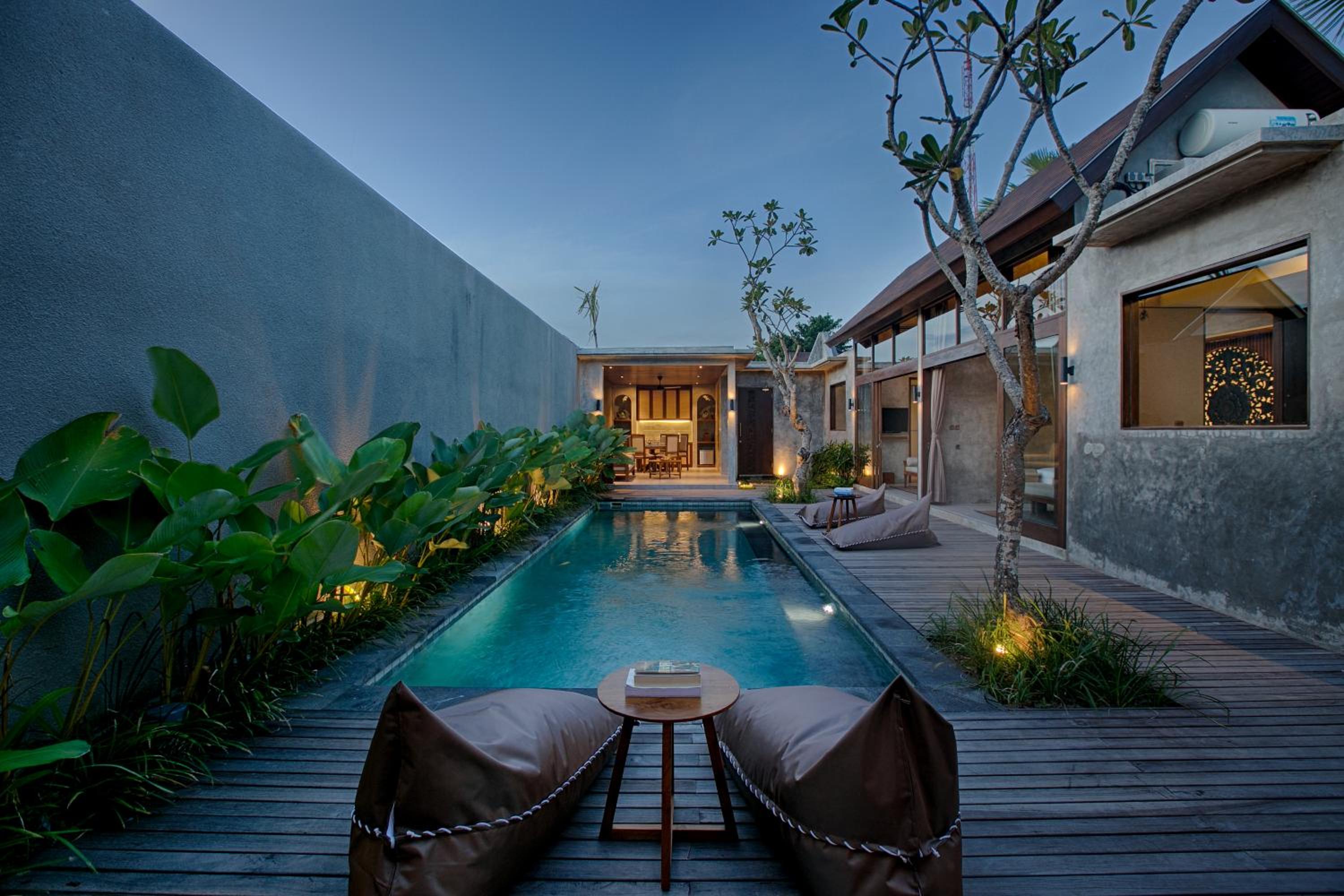 Three-Bedroom Villa - Photo 8