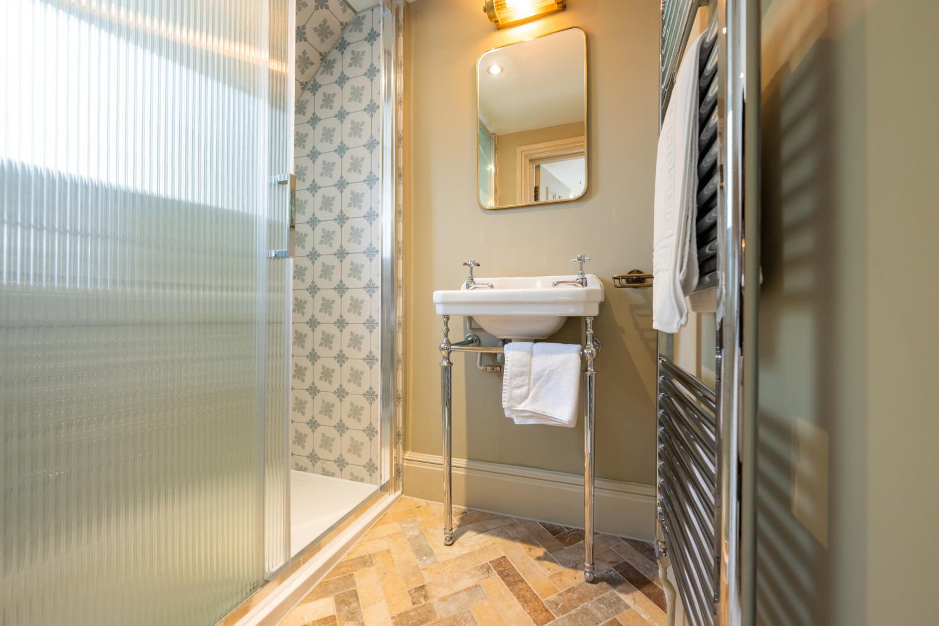 Deluxe Double Room with Bath photo 2