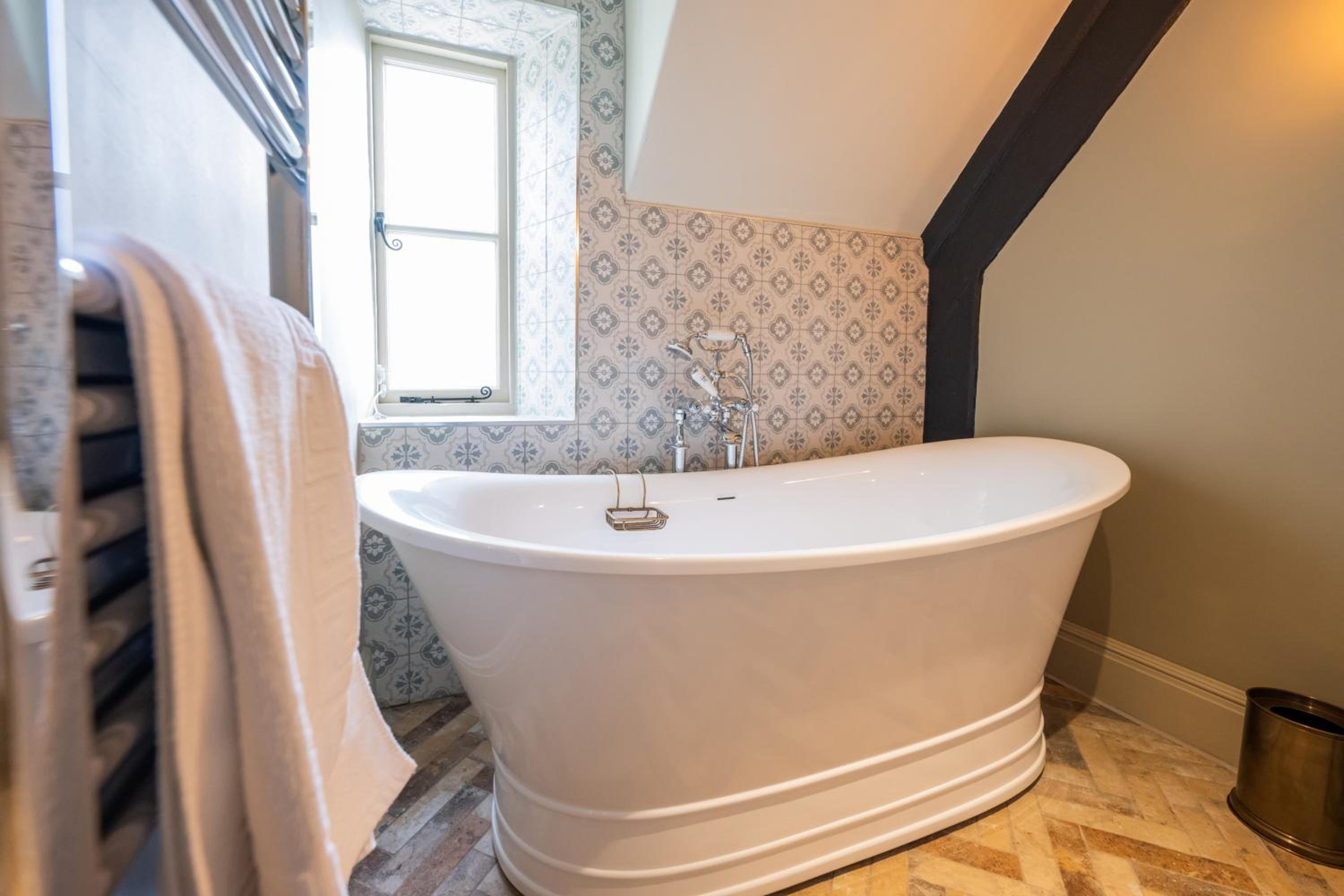 Deluxe Double Room with Bath photo 3