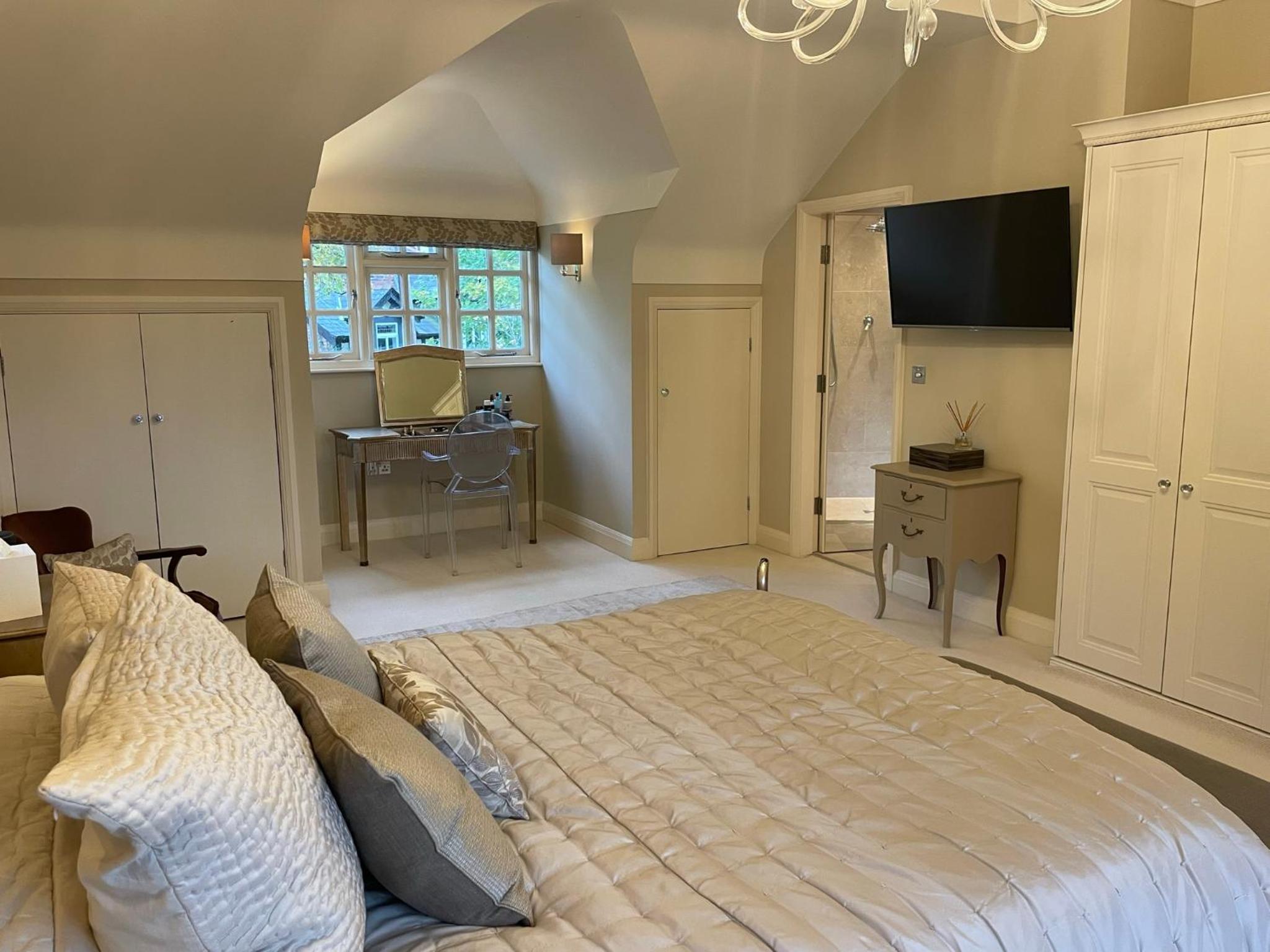 Deluxe King Room photo 3