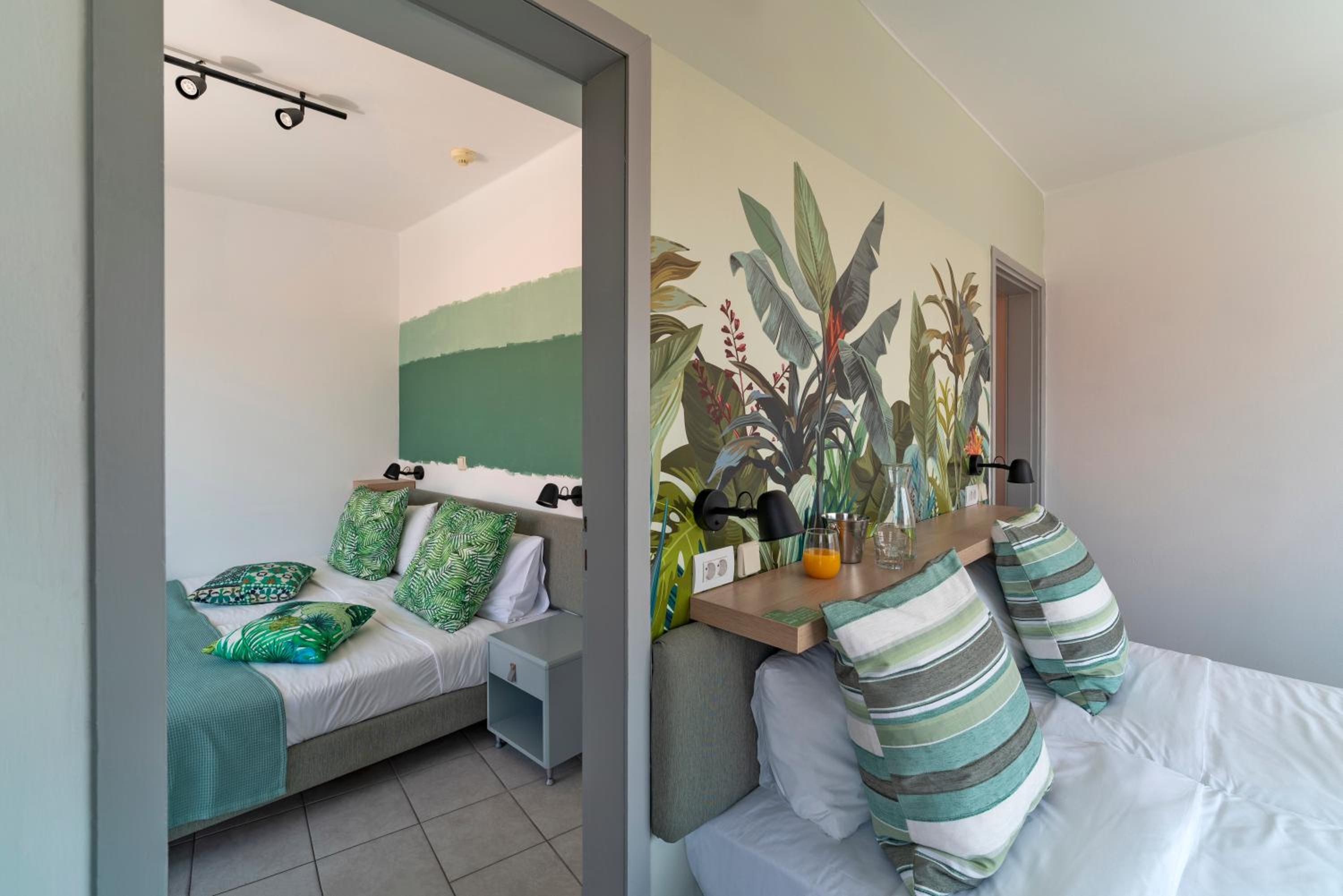 Quadruple Room with Sea View photo 2