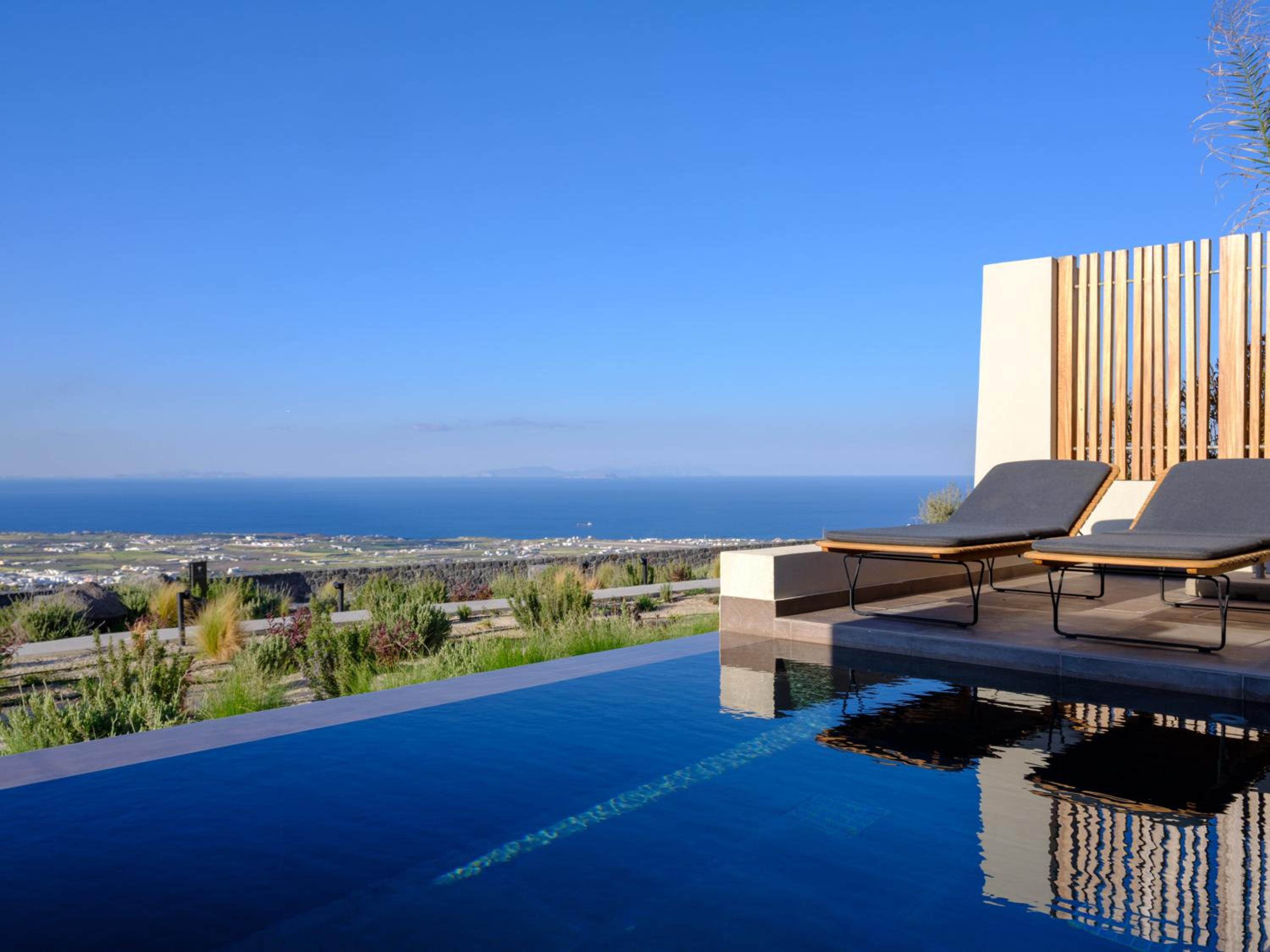 Exclusive Suite with Outdoor Private pool and Caldera View - Photo 18