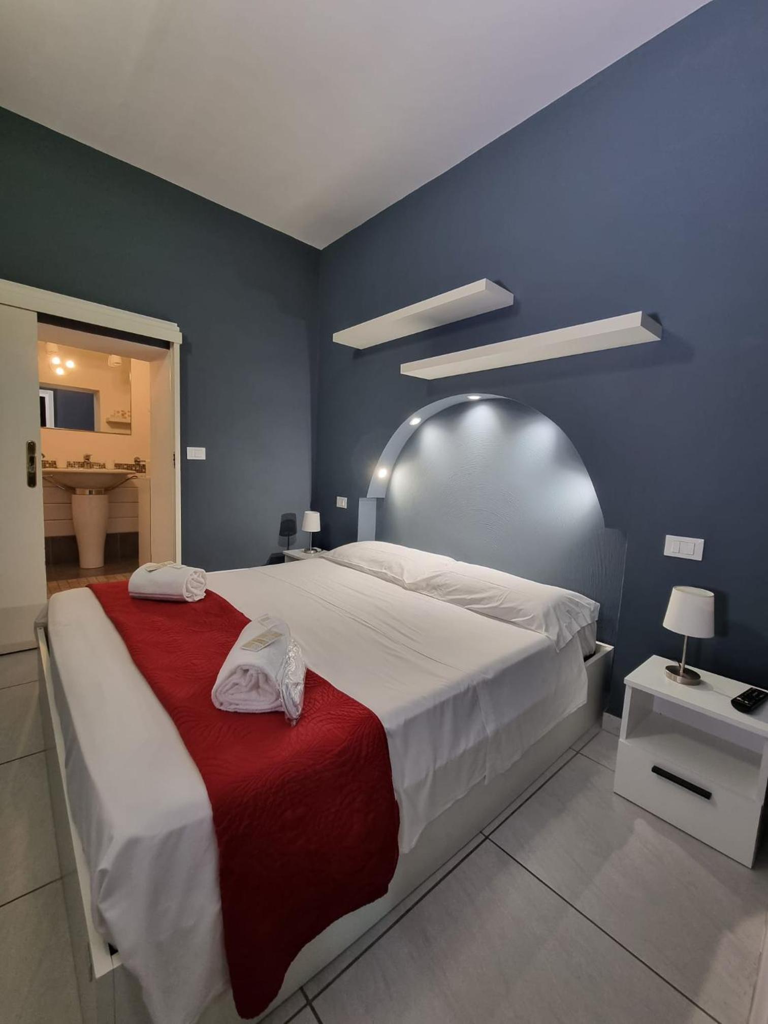 Suite With Hot Tub