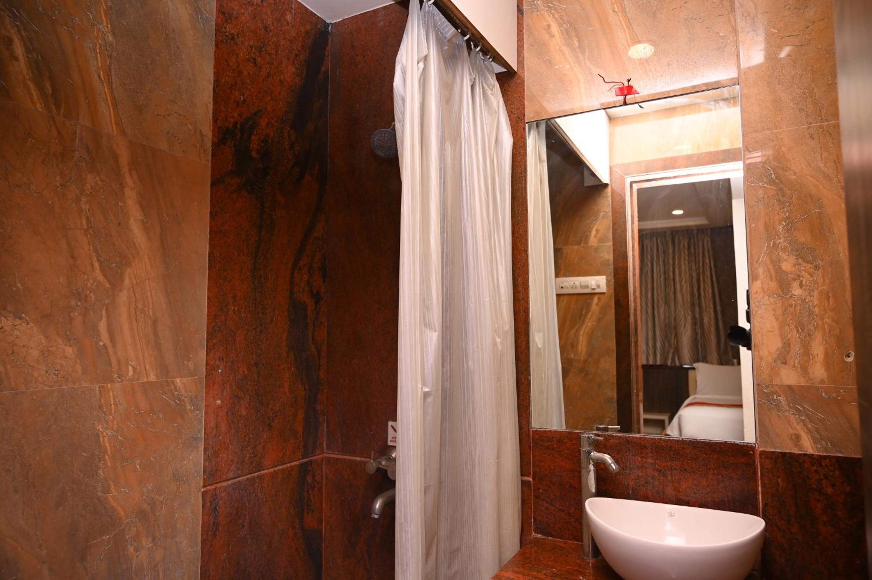 Deluxe Room - Photo 2