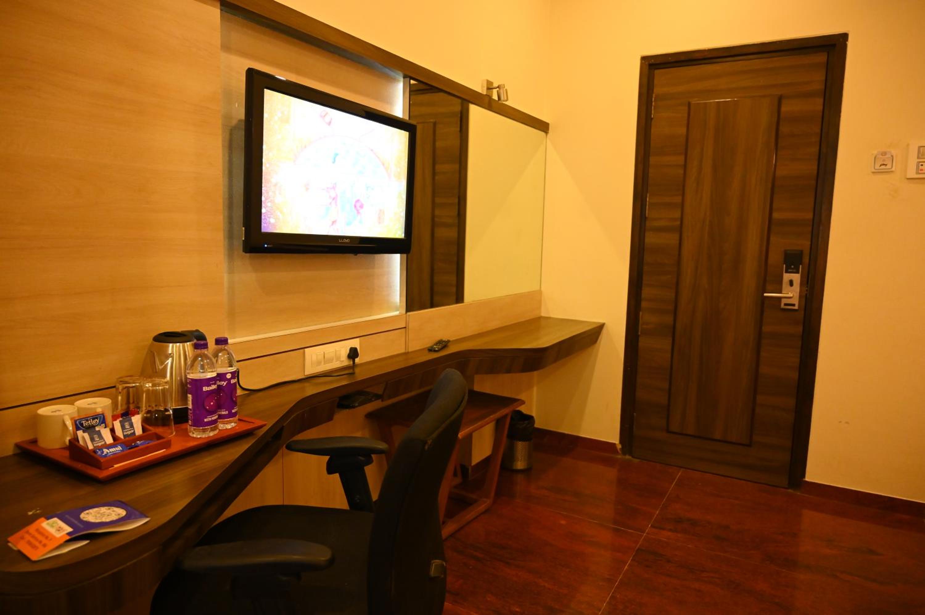 Deluxe Room - Photo 1