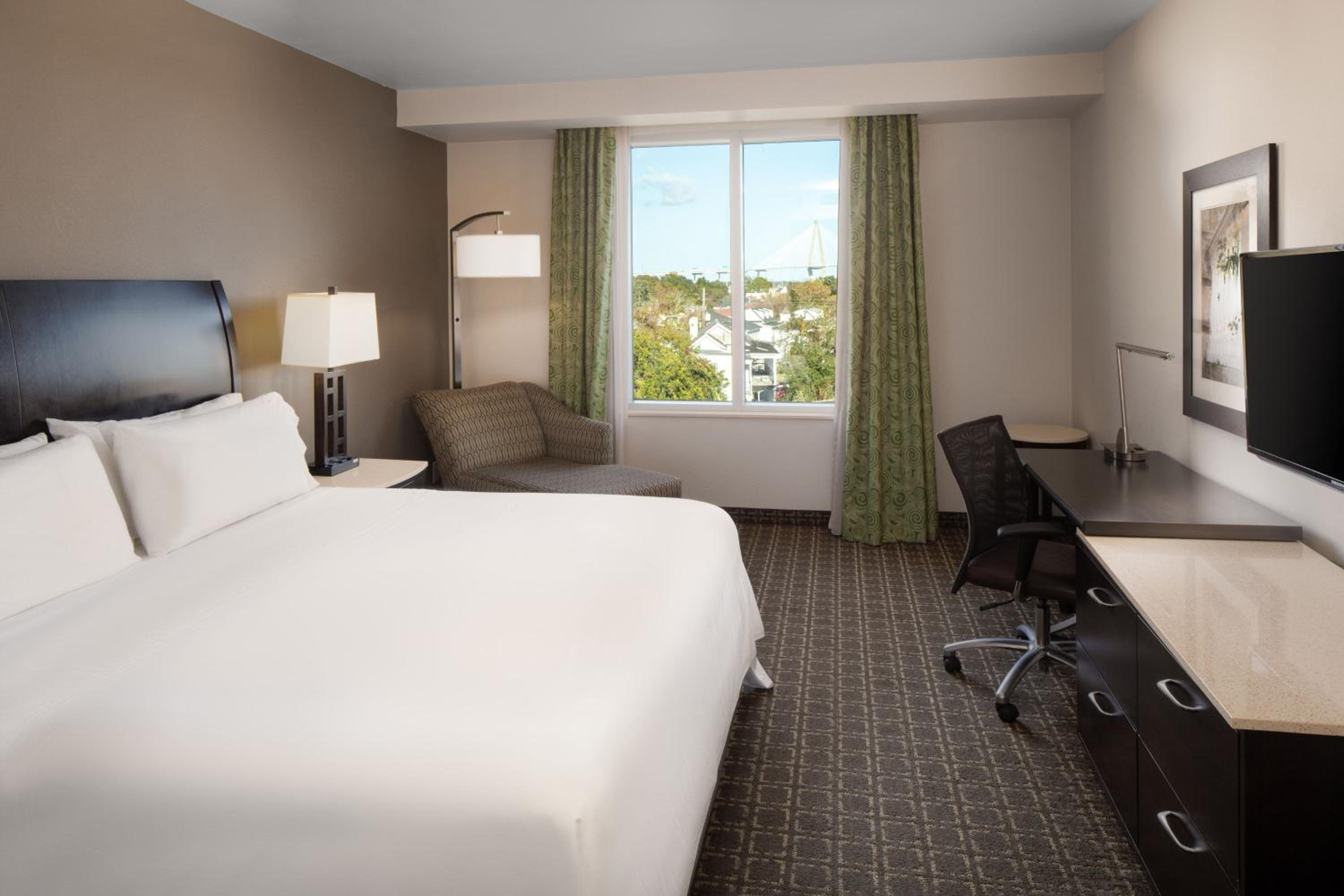 Standard King Room - Photo 4