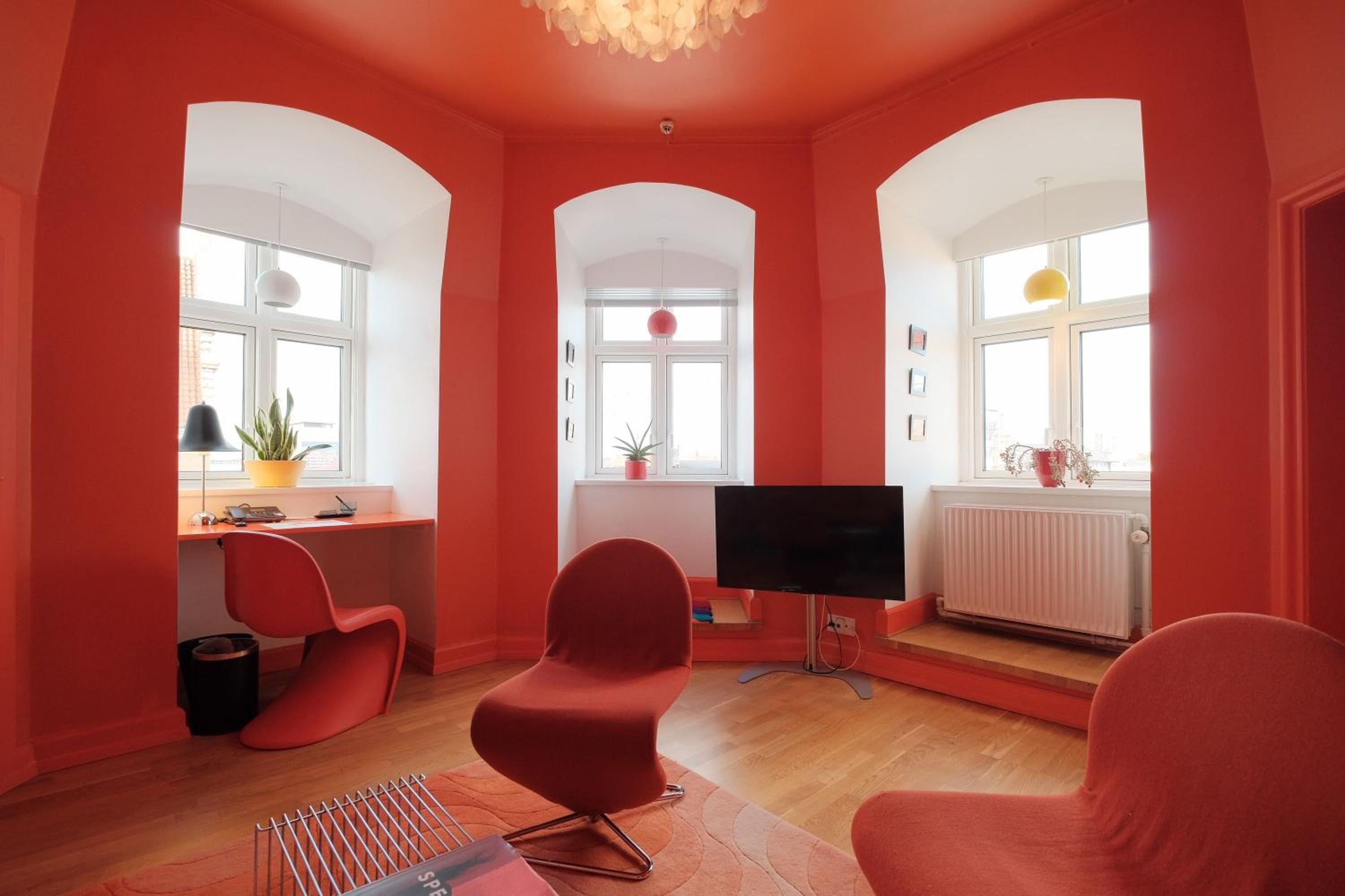 Suite - Photo 3