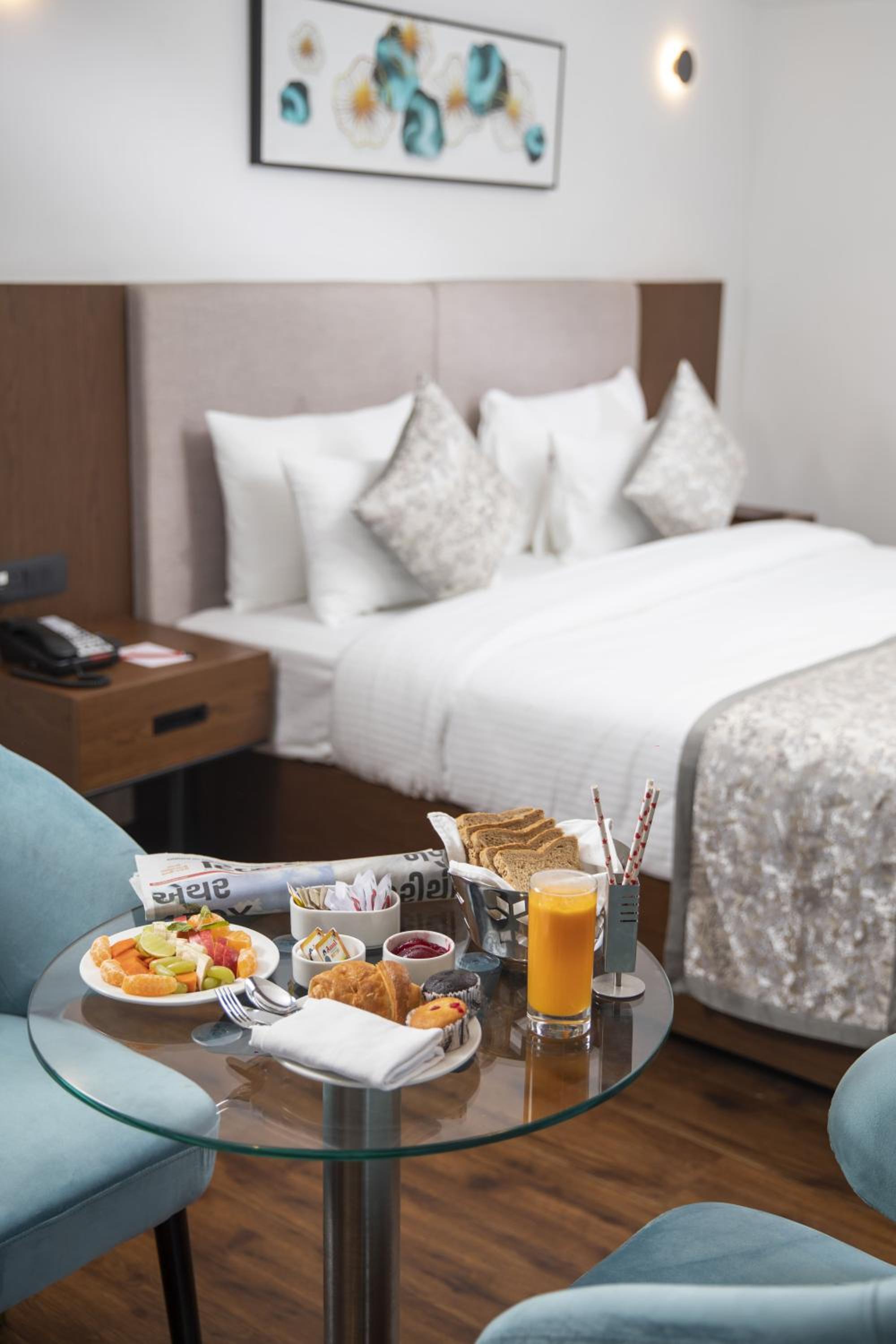 Deluxe Double Room (15% off on 2-way Airport Transfer, F&B Services, Laundry)