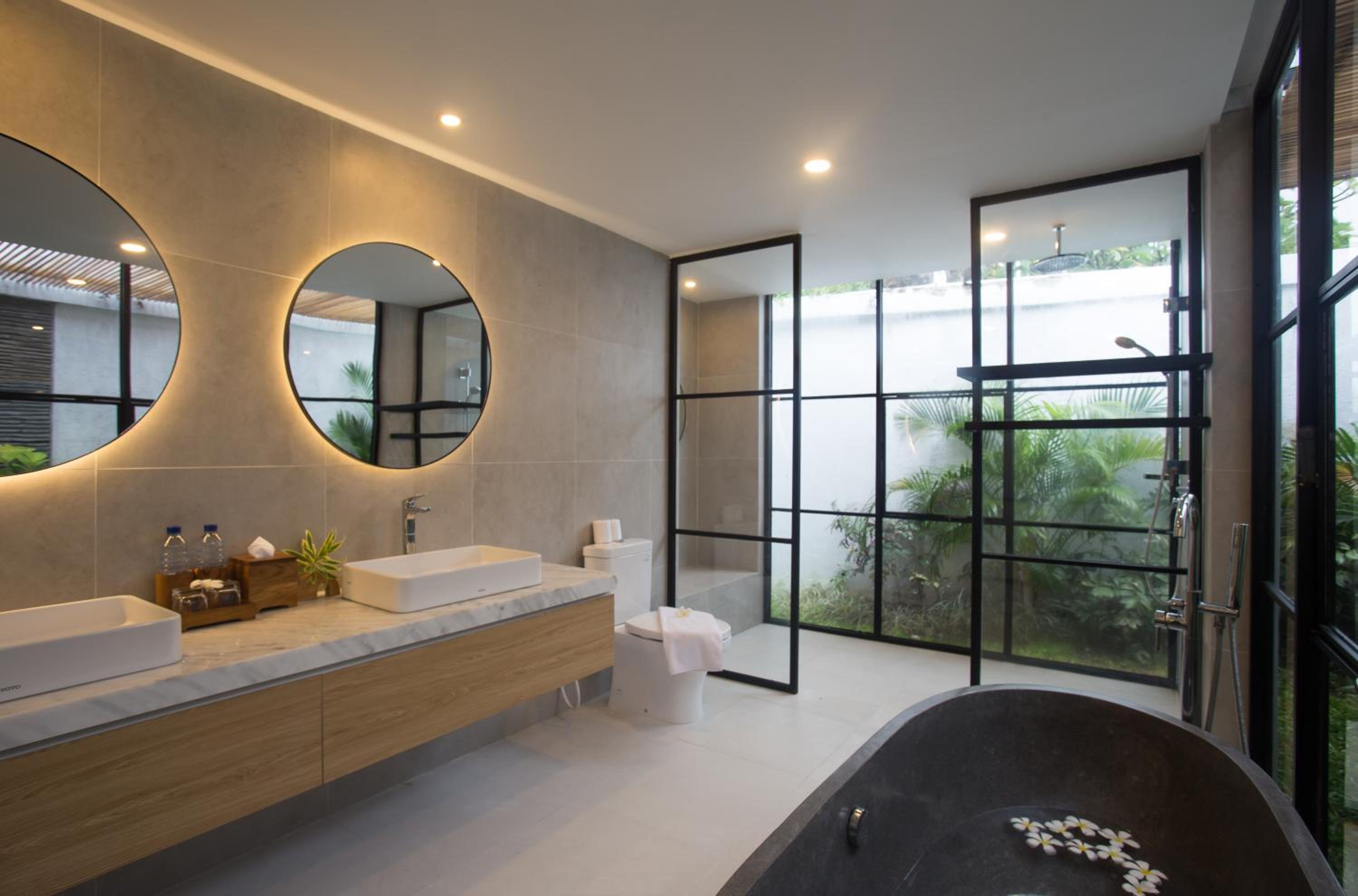Villa with Private Pool - Photo 15