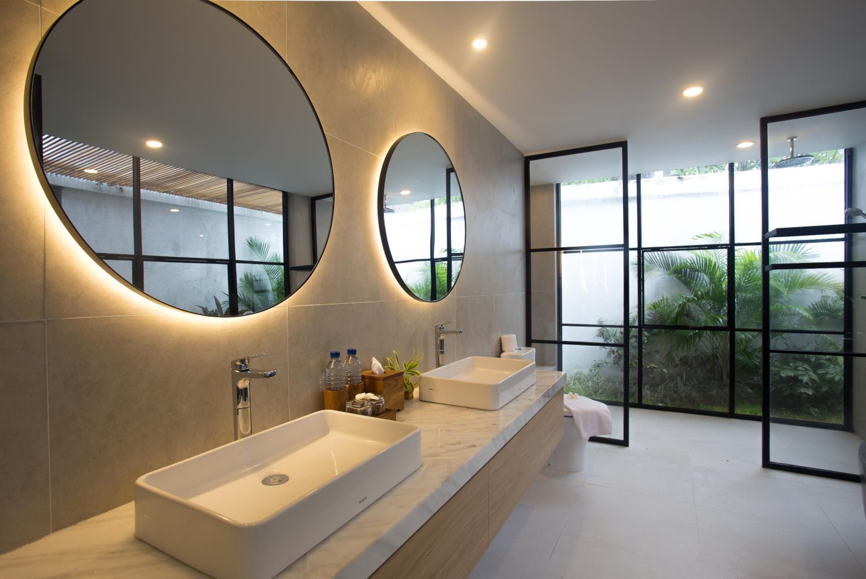 Villa with Private Pool - Photo 10