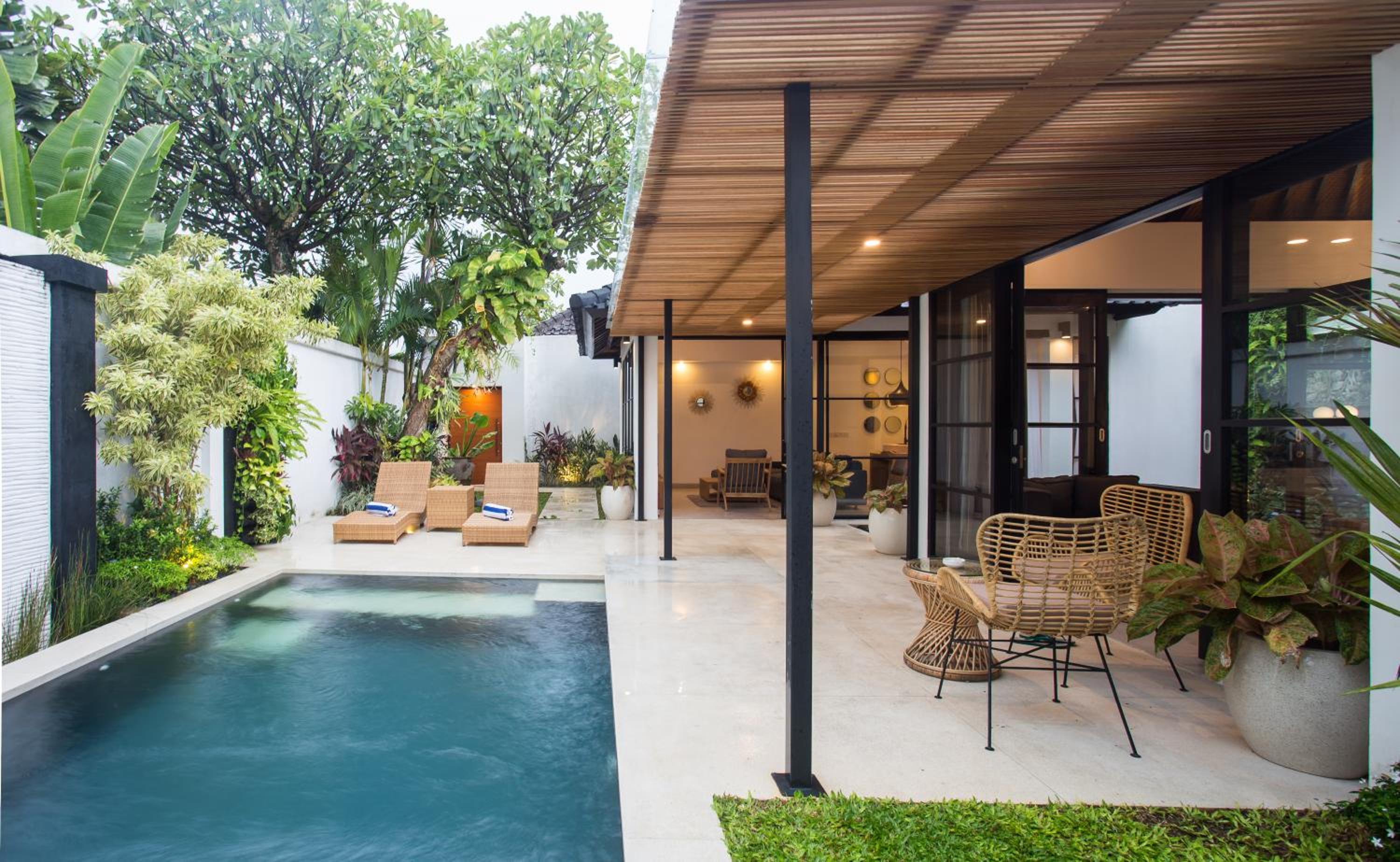 Villa with Private Pool - Photo 27