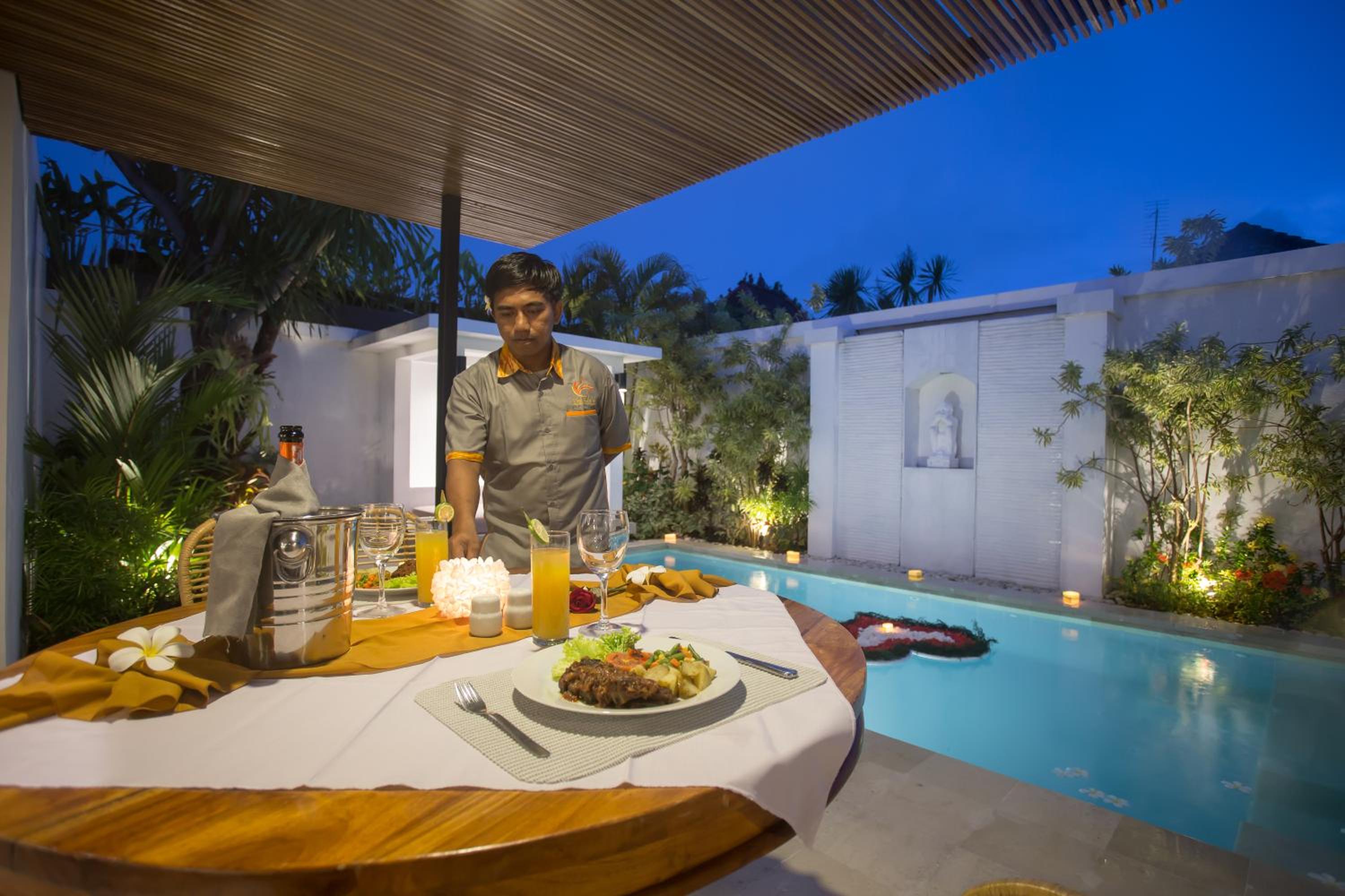 Villa with Private Pool - Photo 29