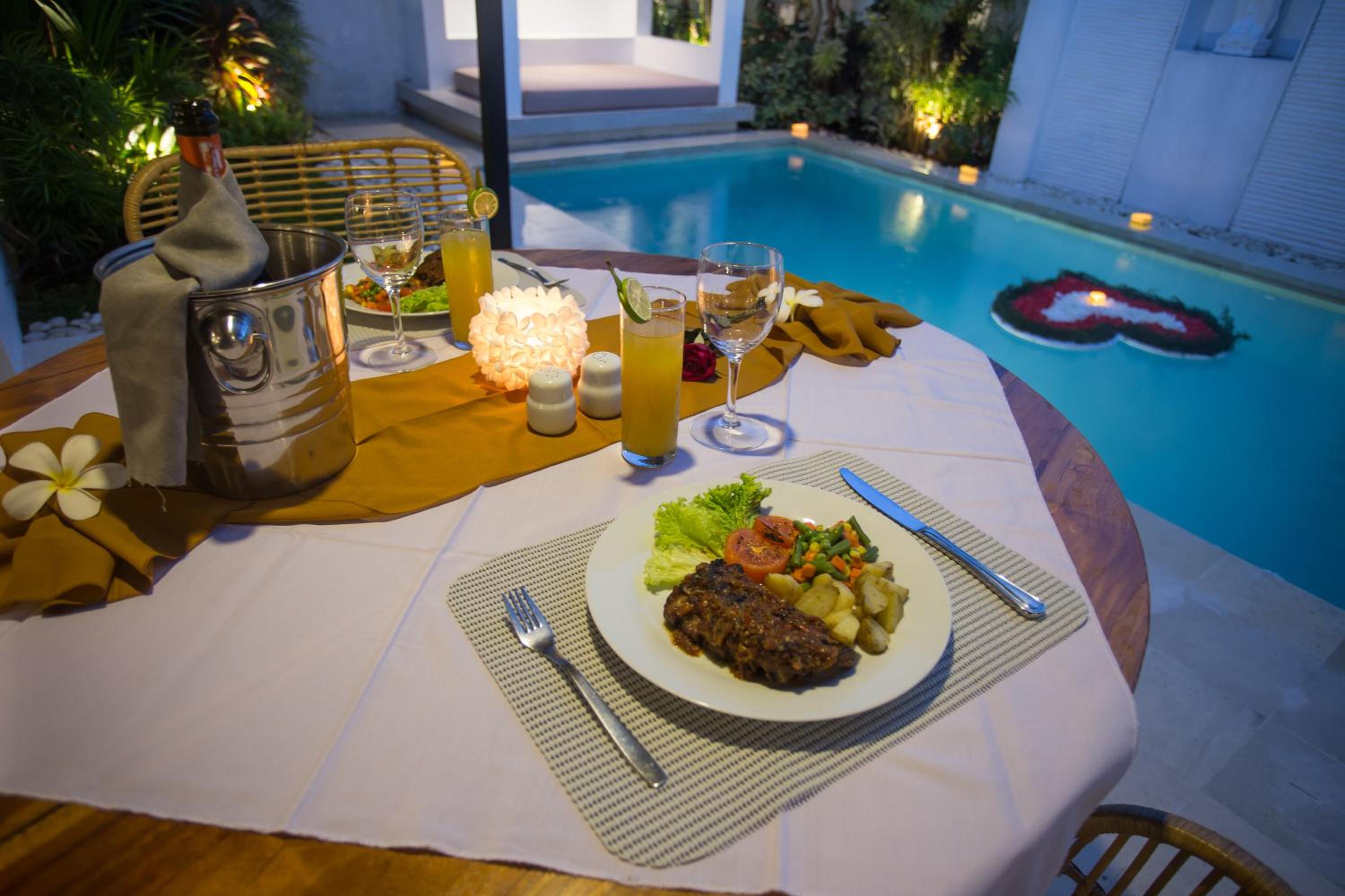 Villa with Private Pool - Photo 39