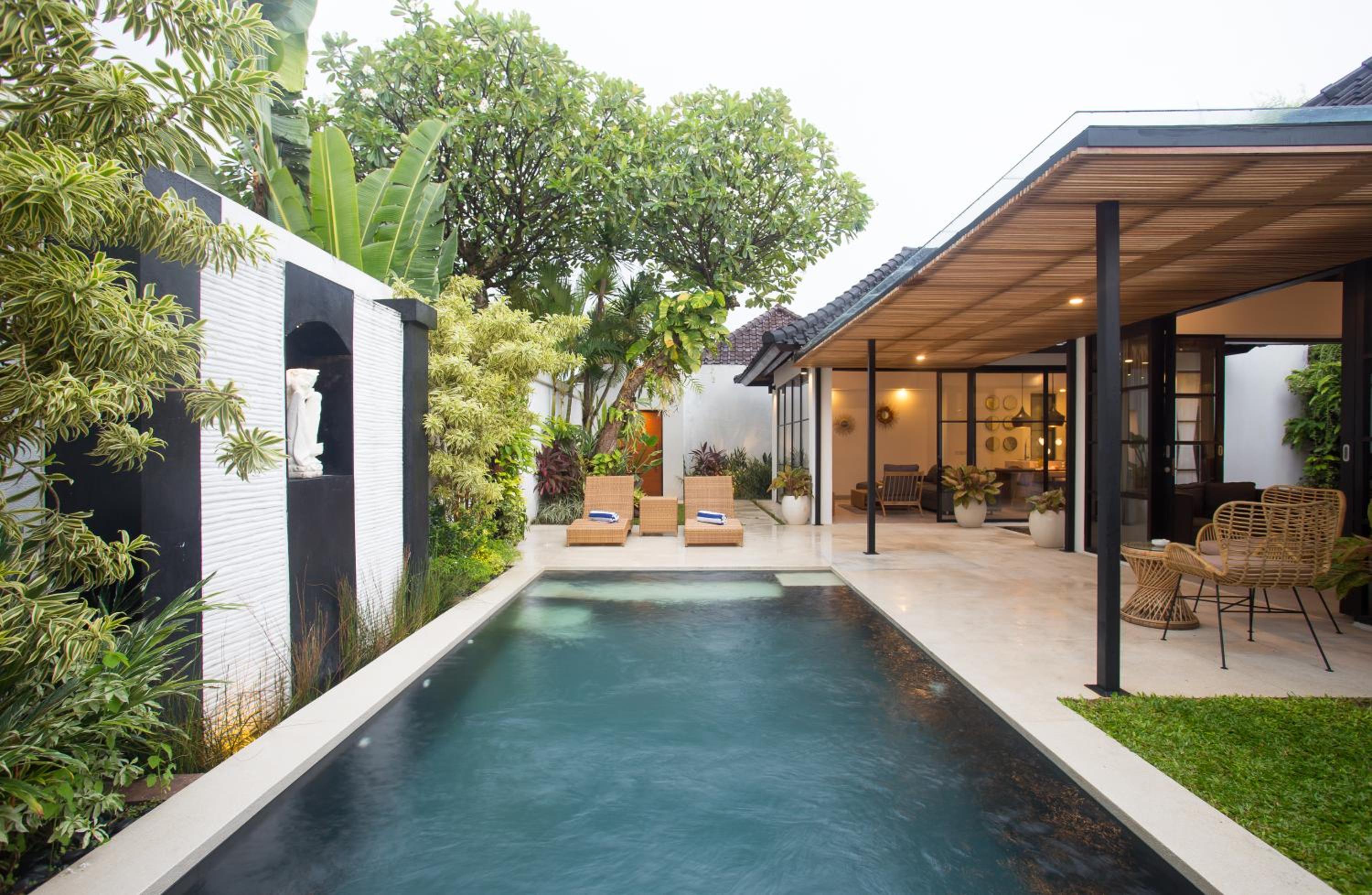 Villa with Private Pool - Photo 34