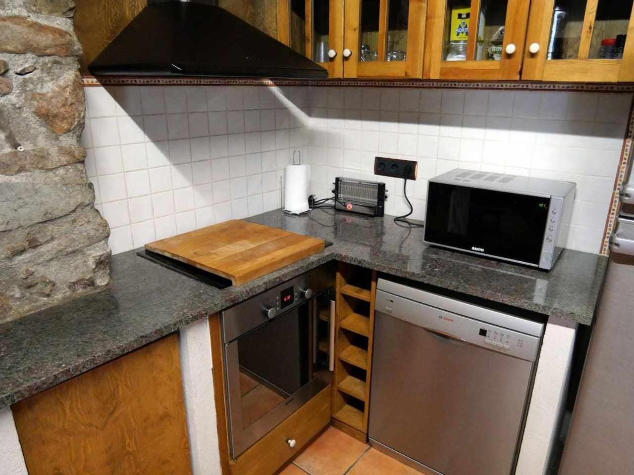 Three-Bedroom Apartment photo 3