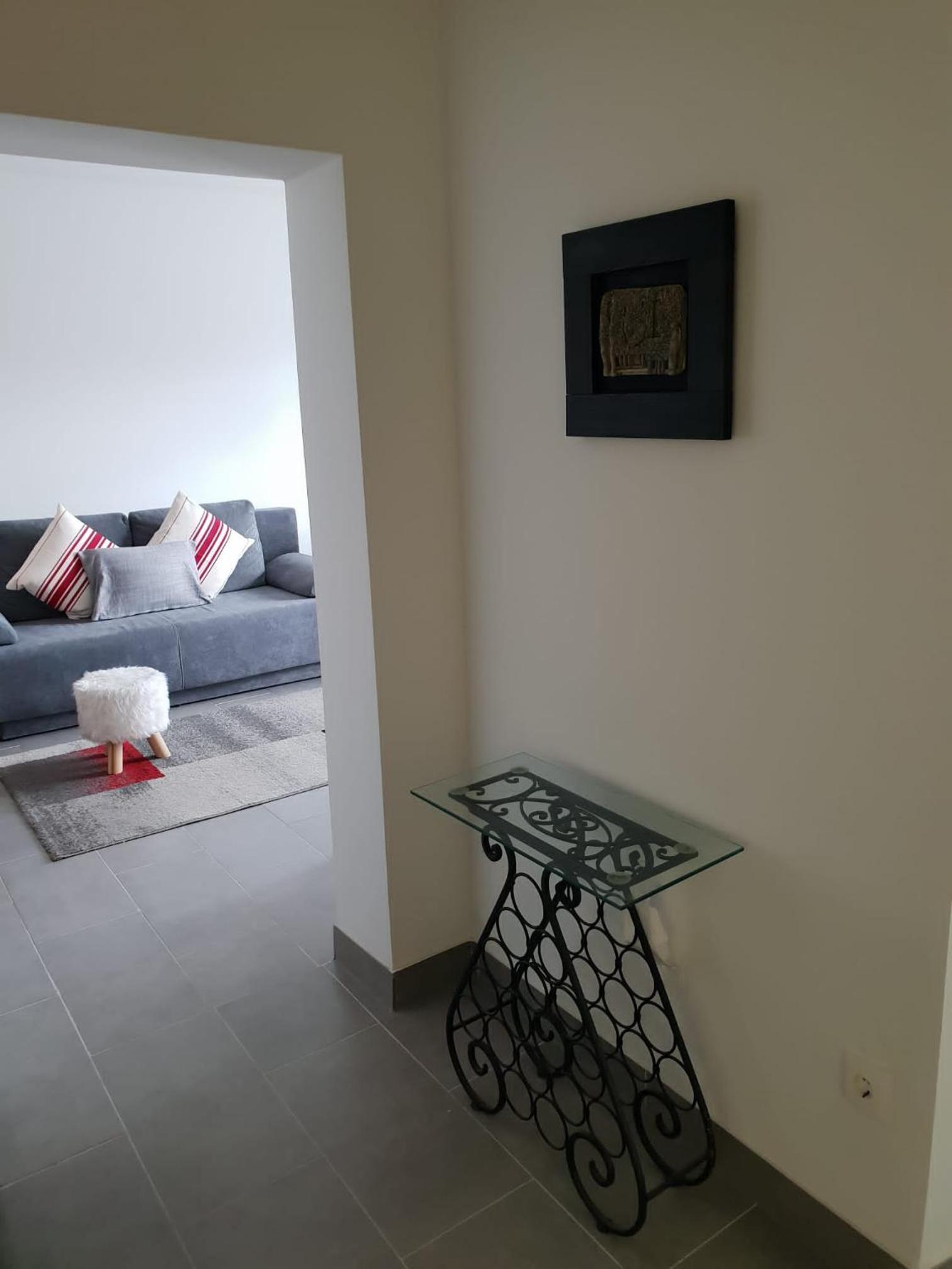 One-Bedroom Apartment photo 2
