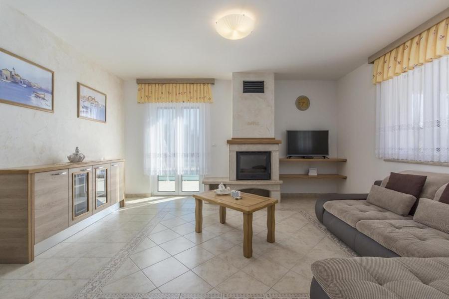Villa photo 1