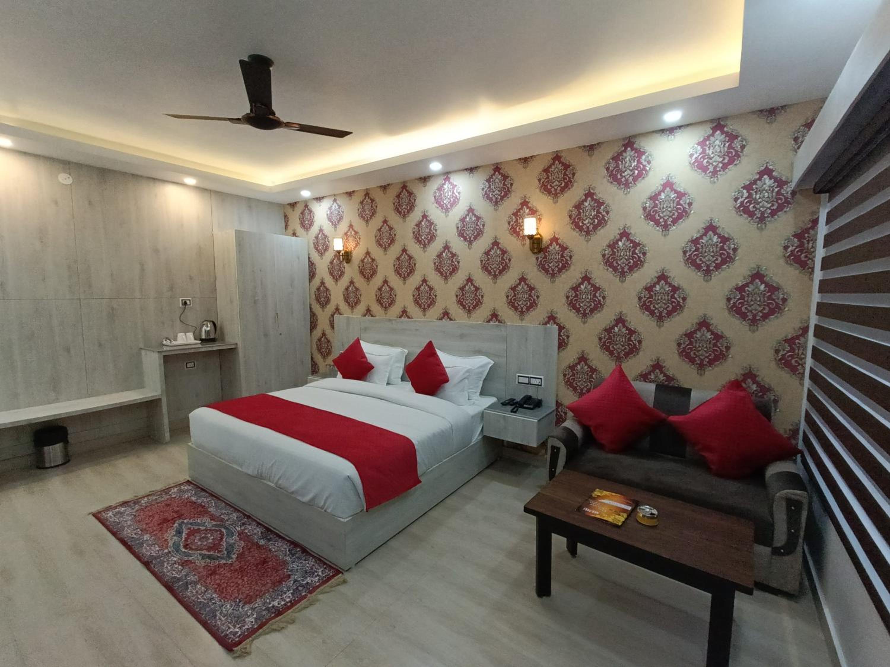 Superior King Room
