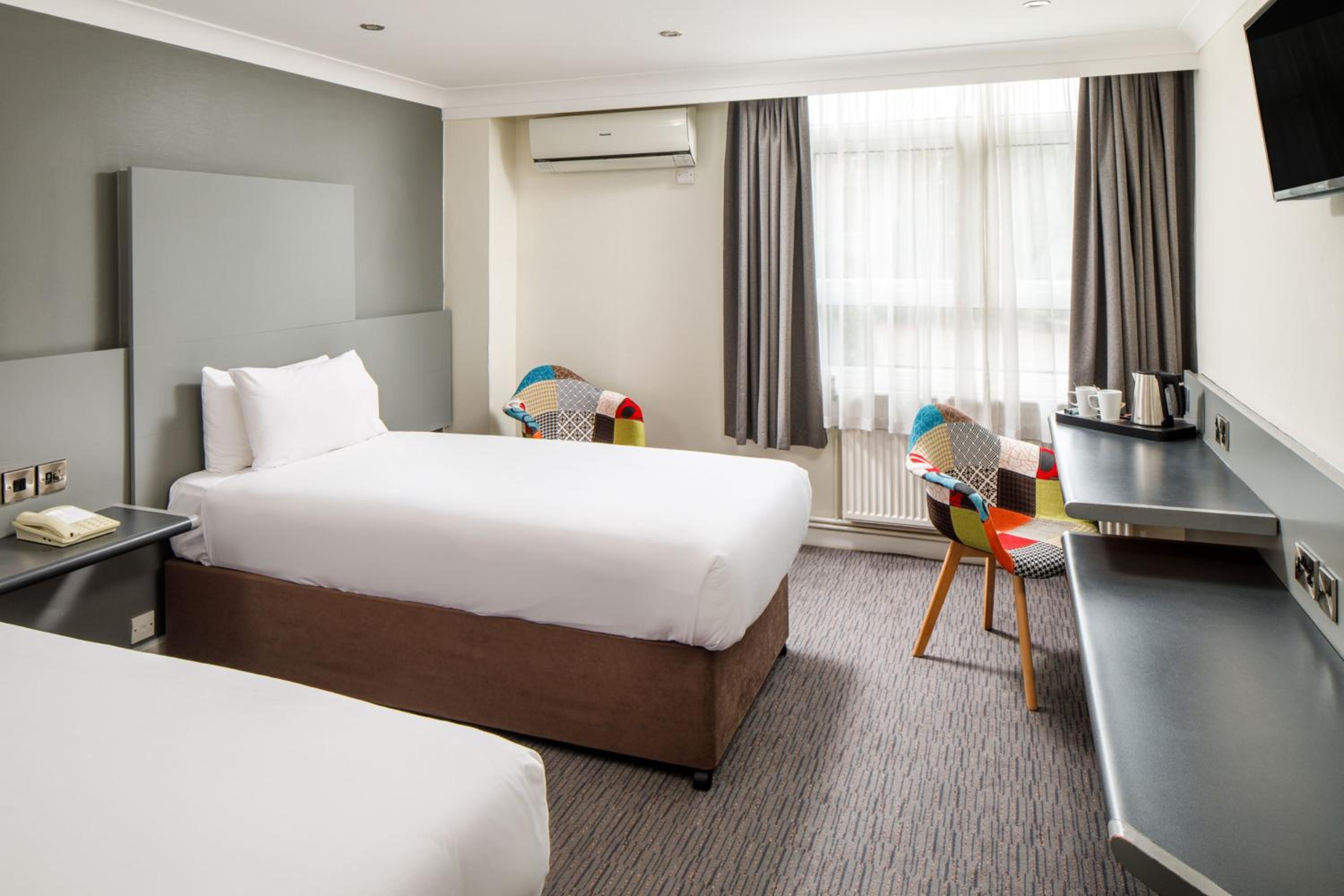 Classic Twin Room - Photo 7