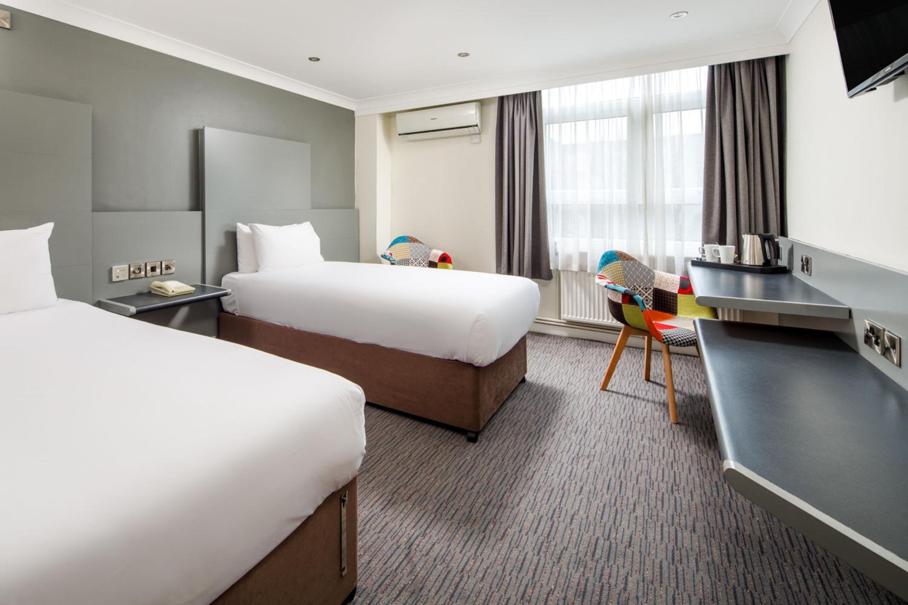 Classic Twin Room - Photo 8