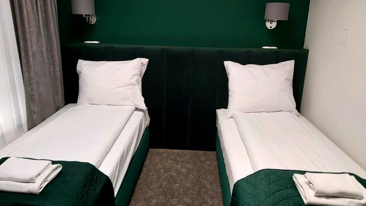 Deluxe Twin Room - Photo 12