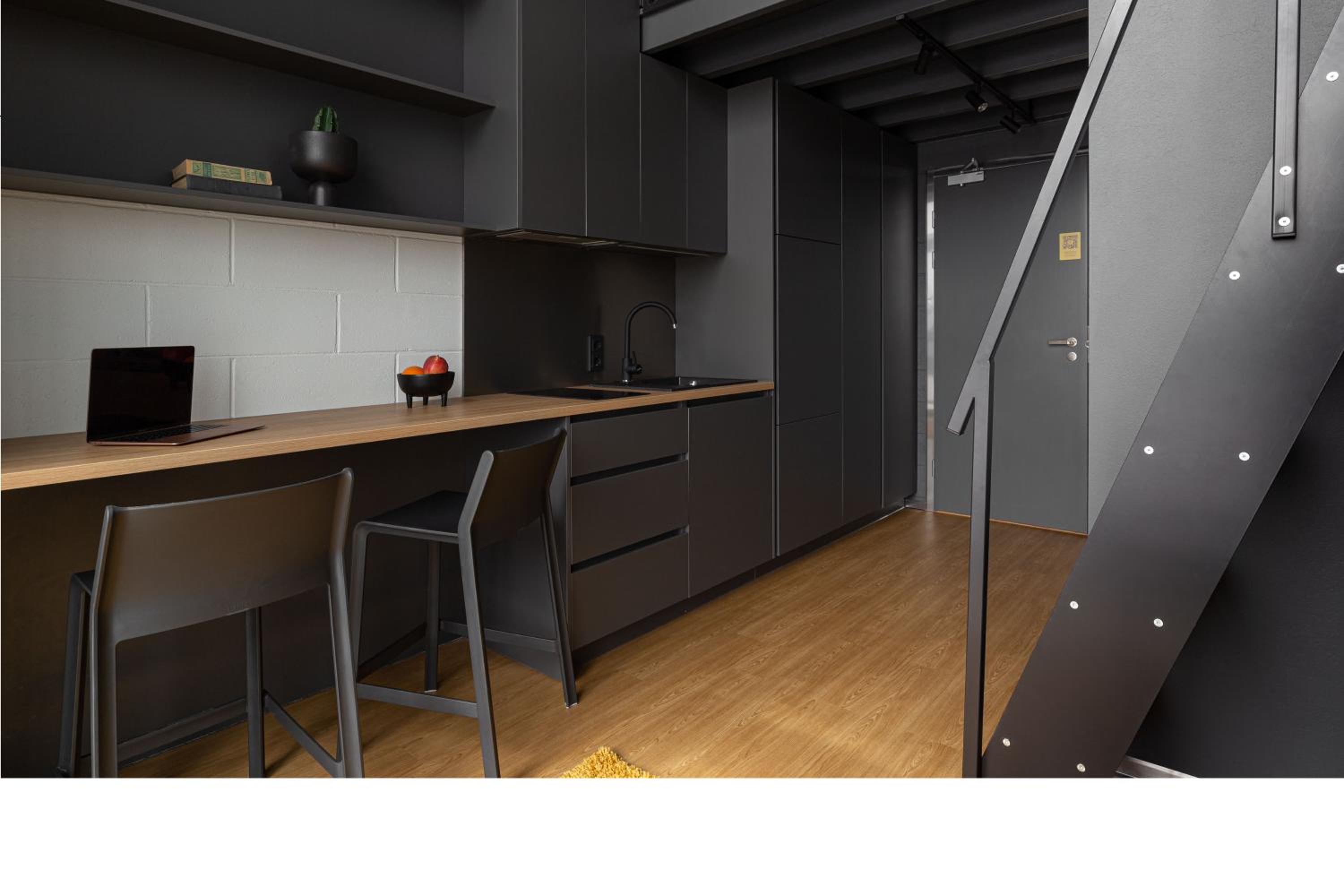 Studio - Split Level - Photo 4