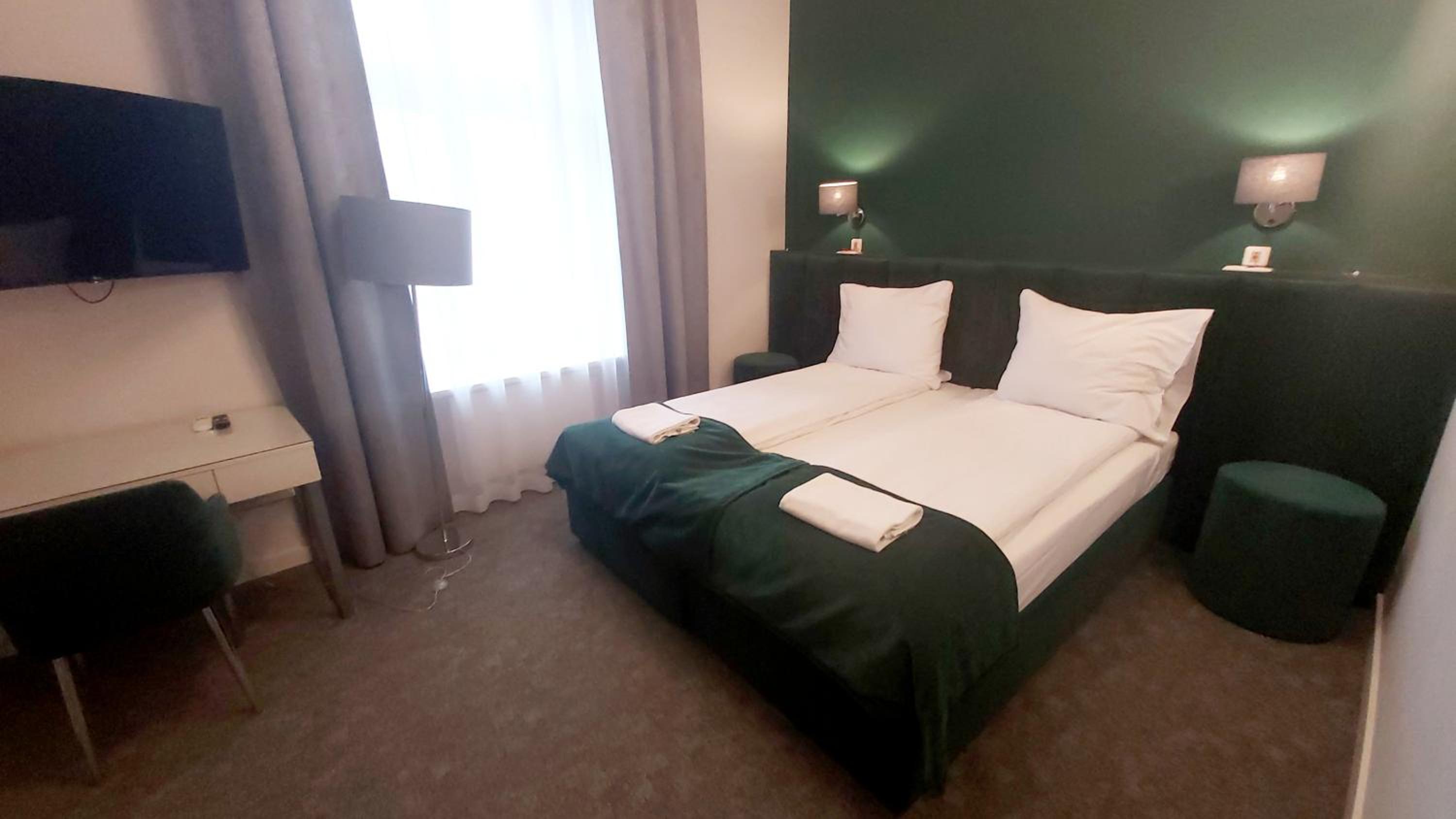 Double or Twin Room - Disability Access - Photo 6