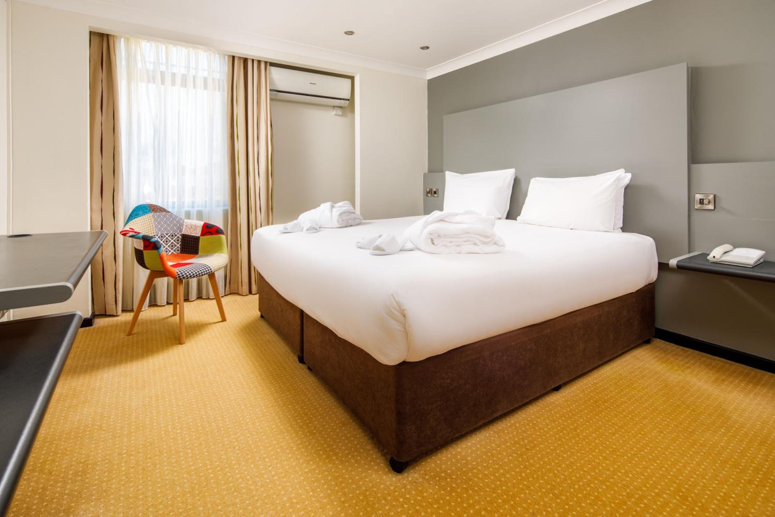 Superior Suite - Photo 15