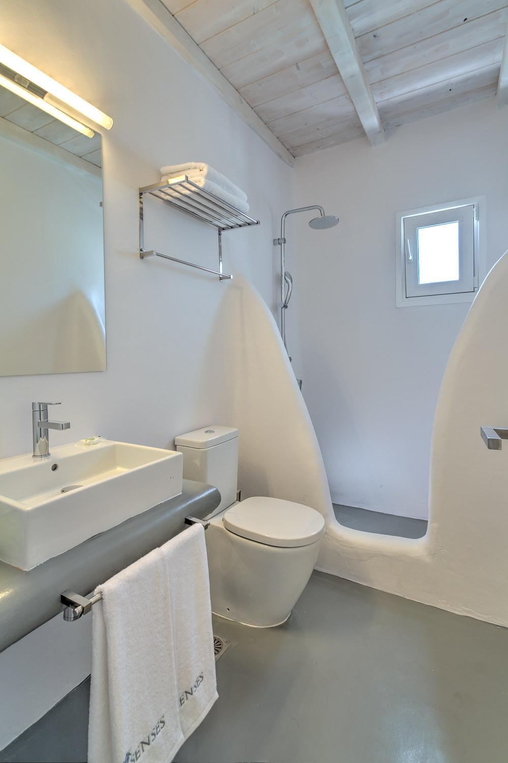 Two-Bedroom Suite - Photo 7