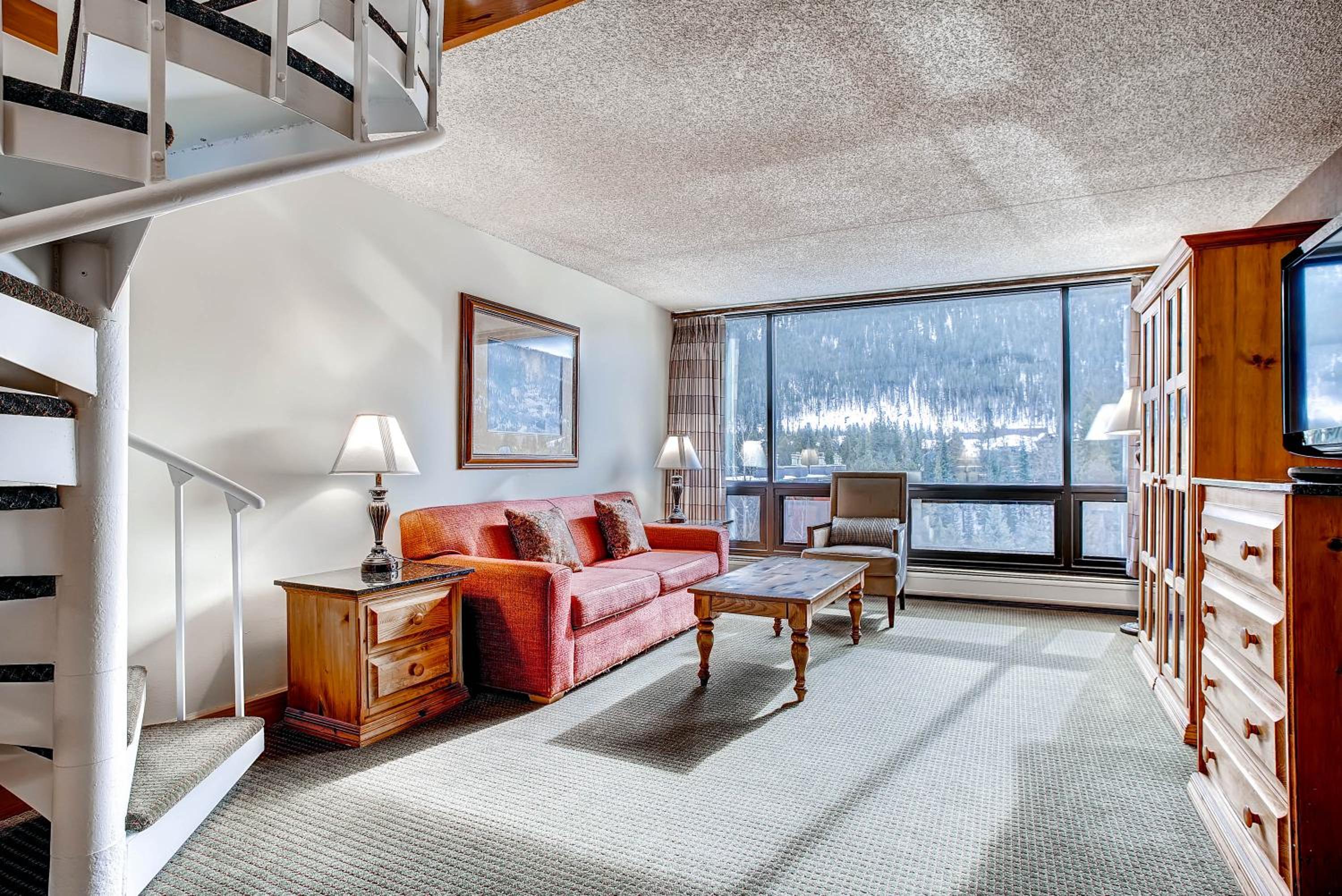Loft Suite - Photo 1